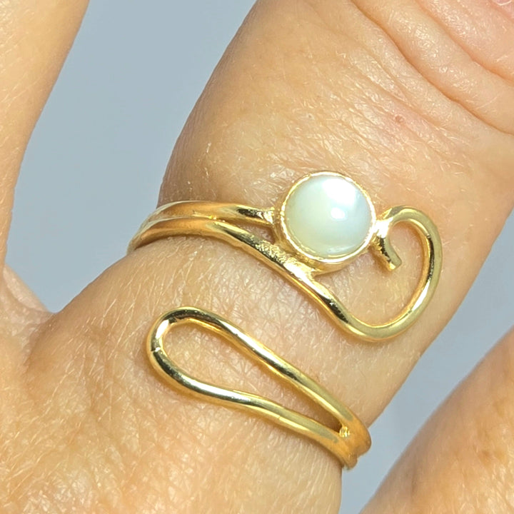 טבעת אופל לבן פתוח מזהב 14 קראט