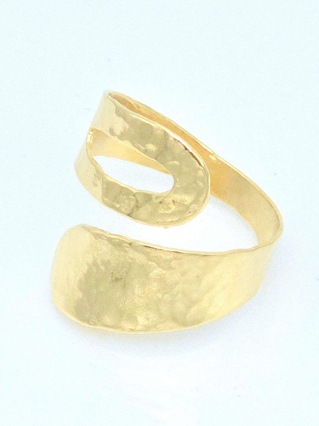 טבעת רחבה פתוחה זהב מתאימה לרוב המידות (Copy)