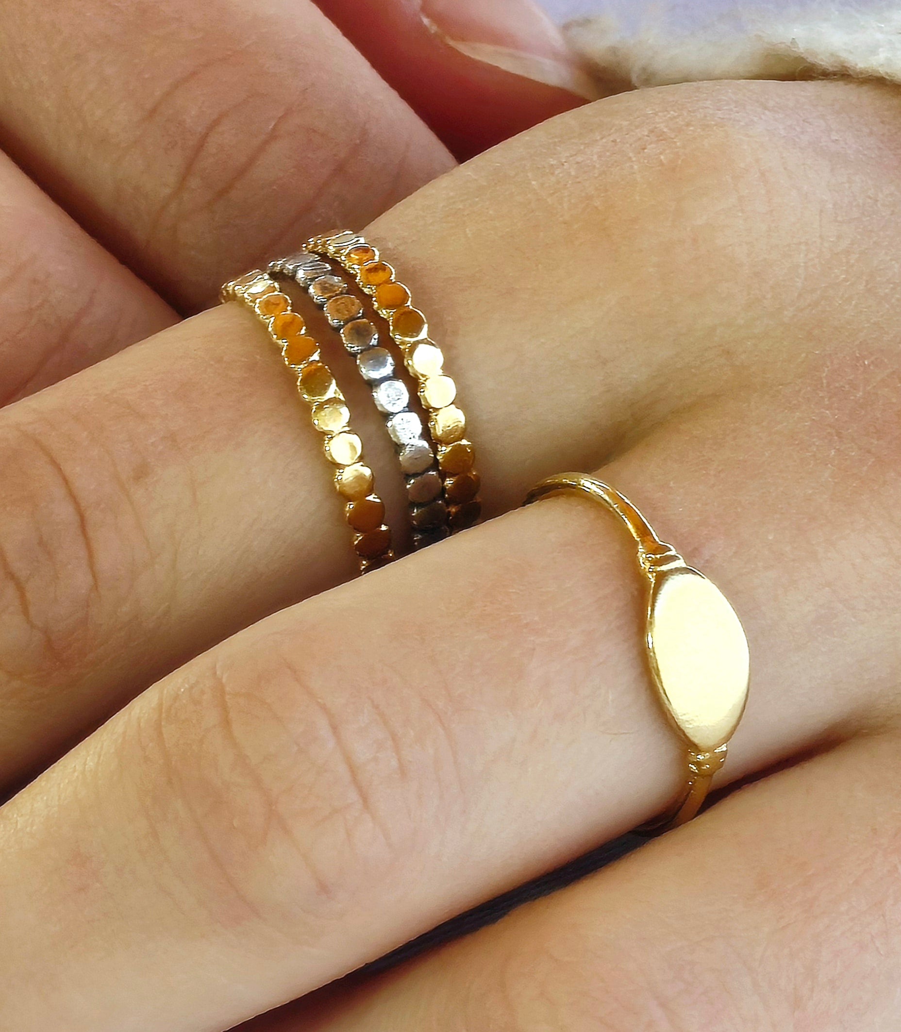 טבעת חותם דקה מזהב 14 קראט