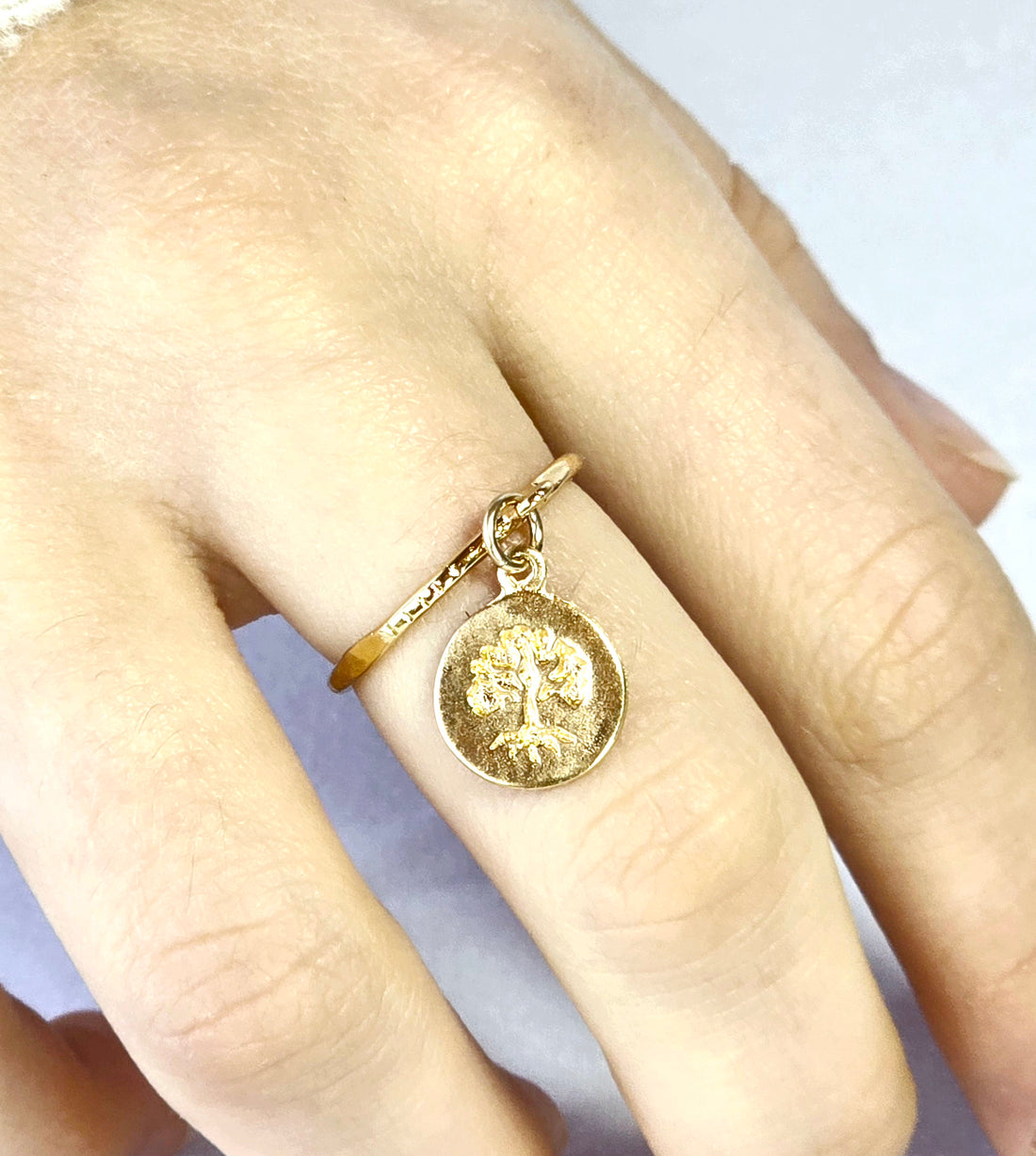 טבעת ציפוי זהב עם עץ מתנועע