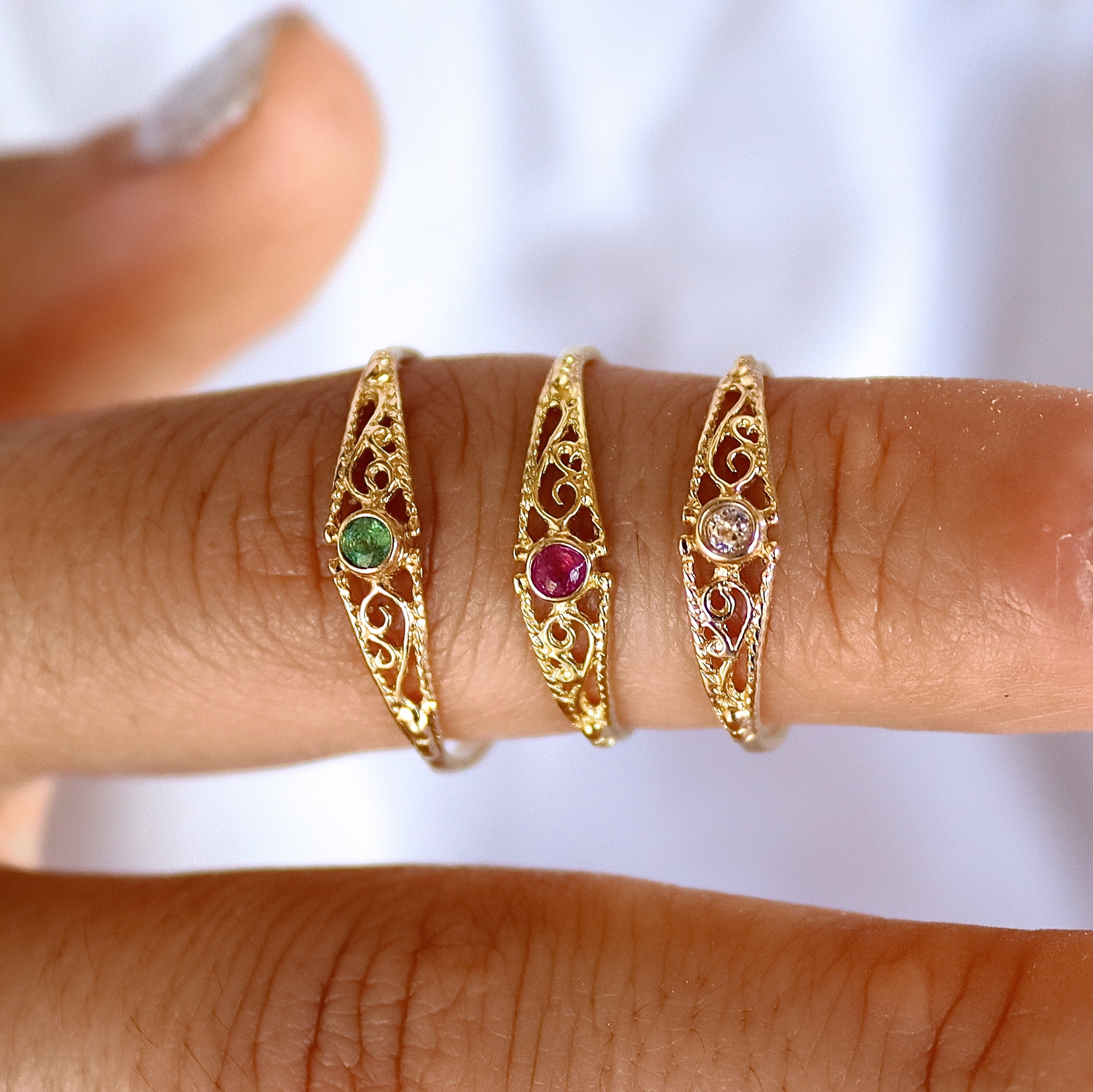 טבעת זהב 14 קראט פיליגרן דקה משובצת רובי