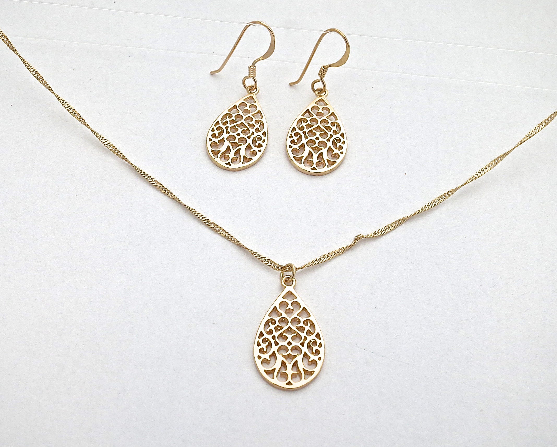 שרשרת תליון טיפה פיליגרן בסגנון ויקטוריאני מזהב 14 קראט