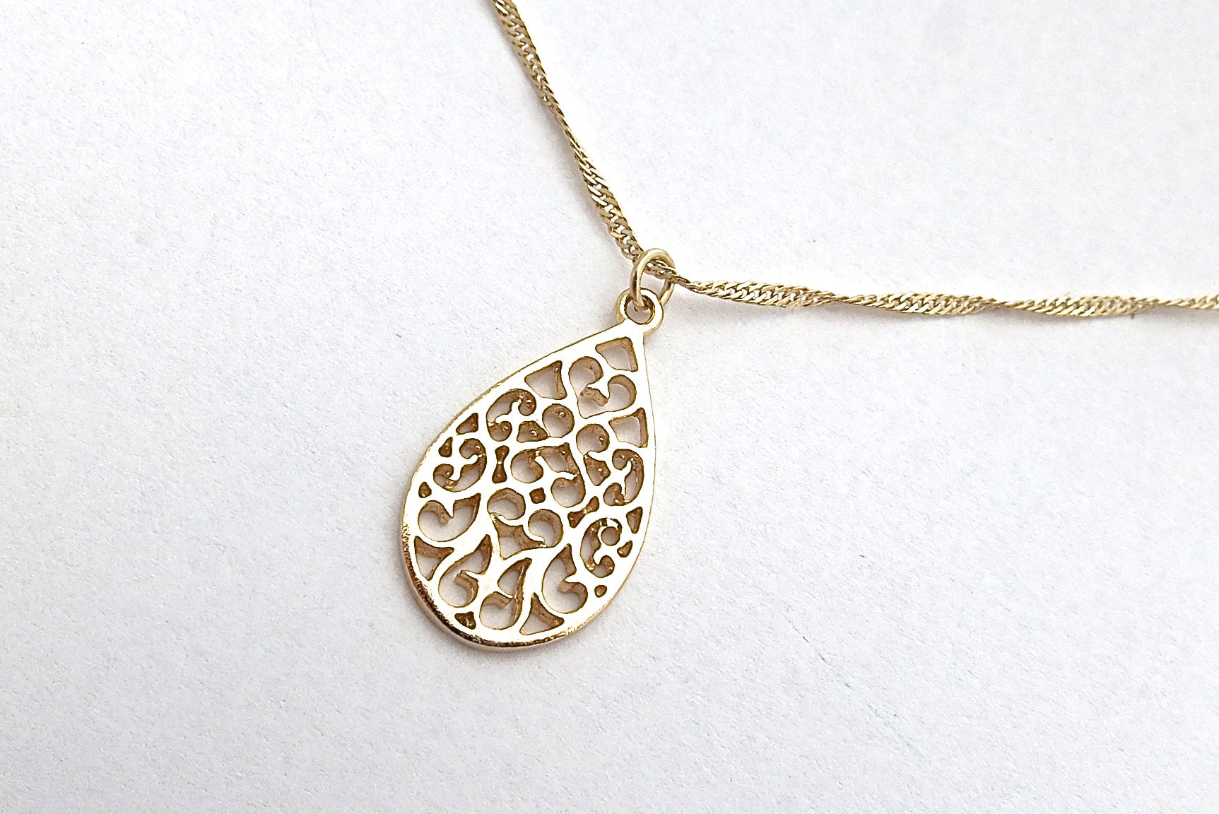 שרשרת תליון טיפה פיליגרן בסגנון ויקטוריאני מזהב 14 קראט