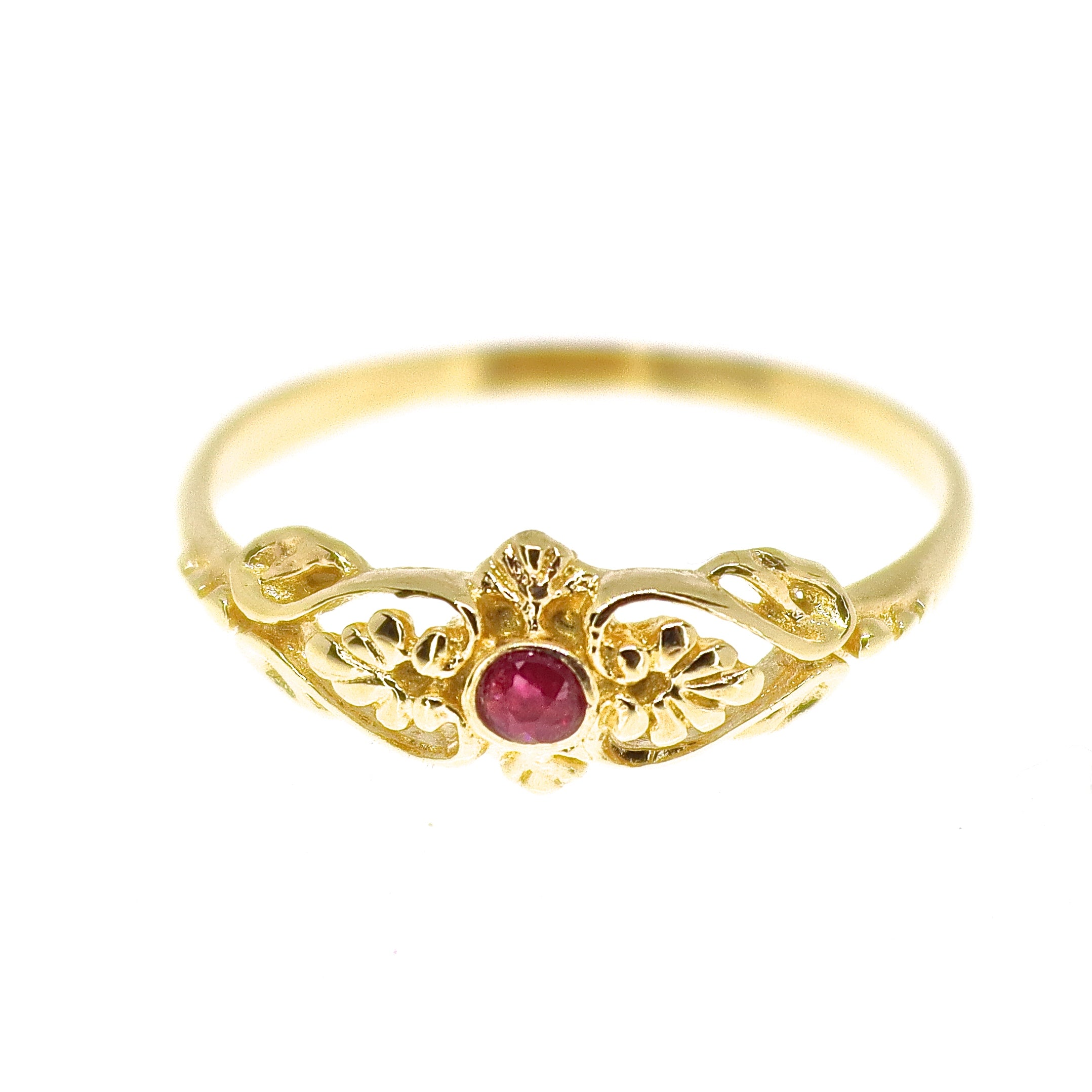 טבעת רובי ציפוי זהב בסגנון ויקטוריאני