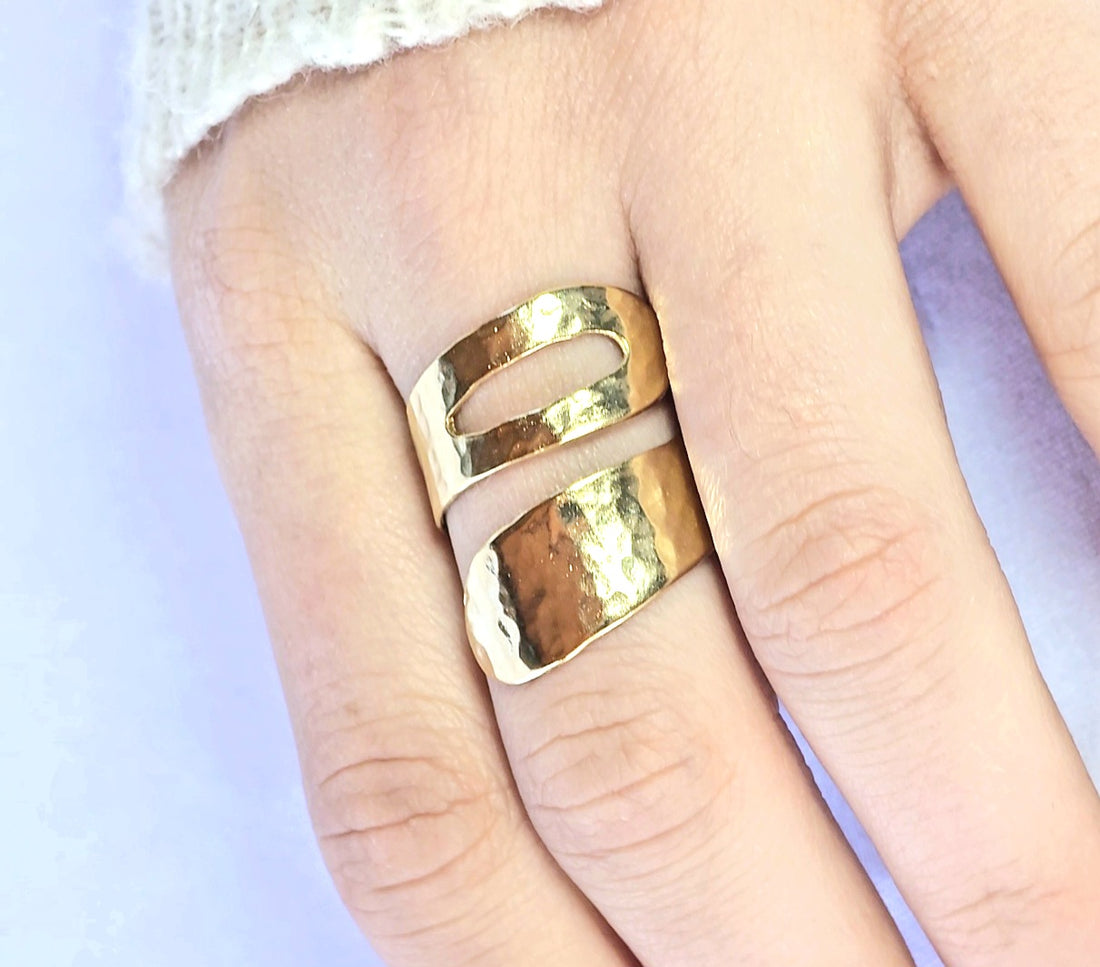 טבעת רחבה פתוחה זהב מתאימה לרוב המידות (Copy)