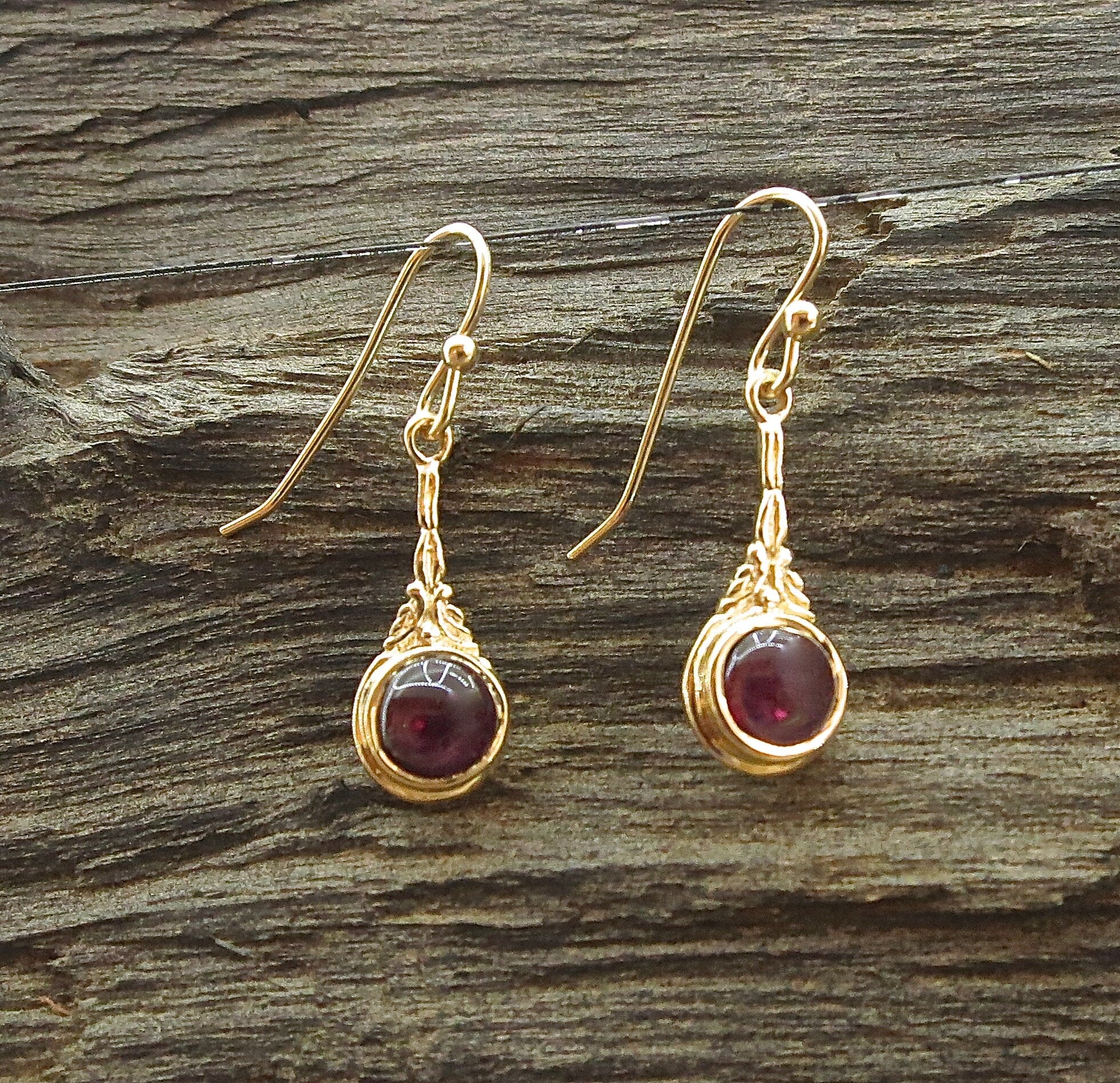 עגילי זהב גרנט תלויים, עגילי אבני חן אדומות