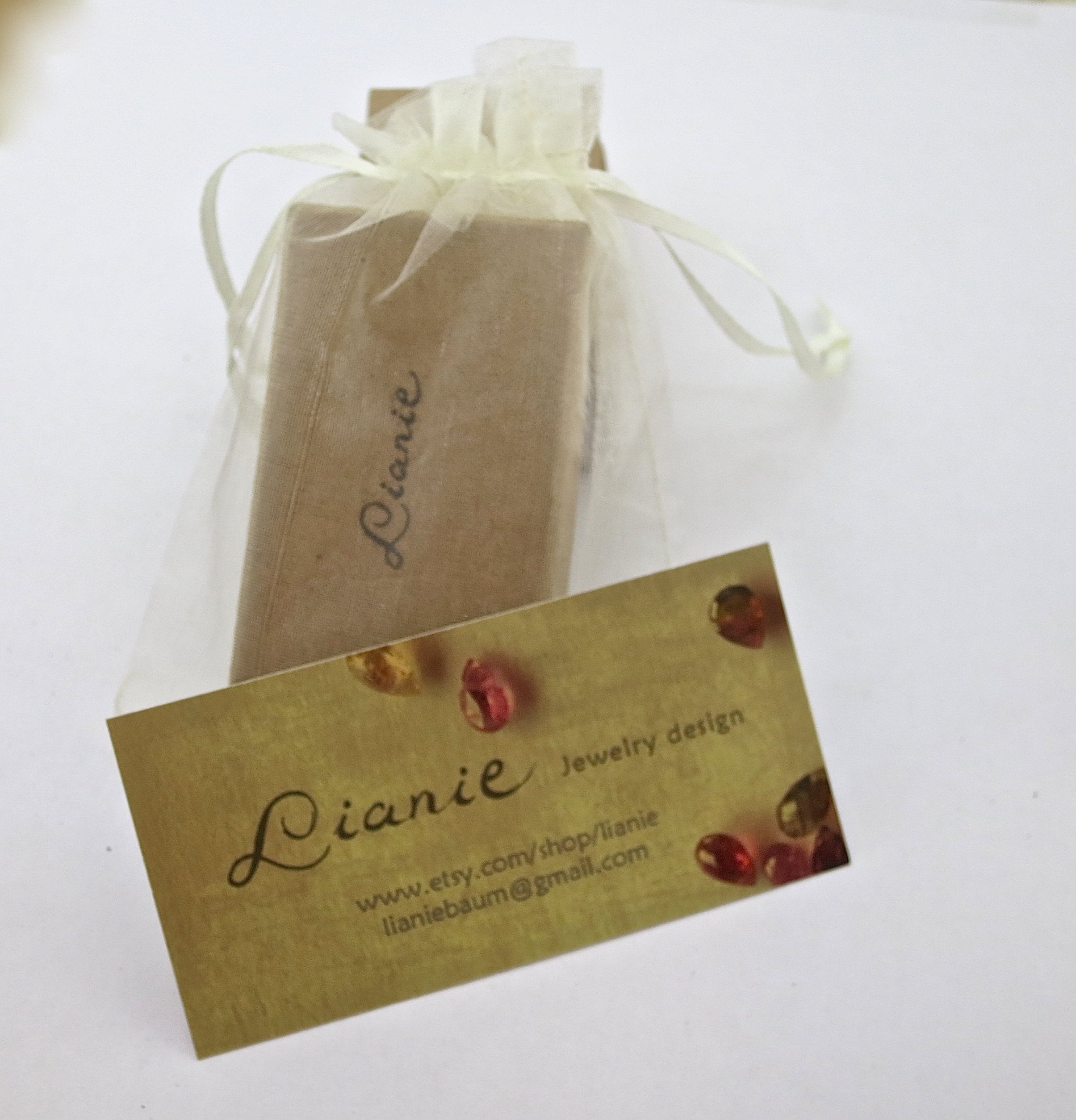 עגילי ושרשרת כסף סטרלינג 925 משובצים באופל לבן, סט תכשיטי אופל