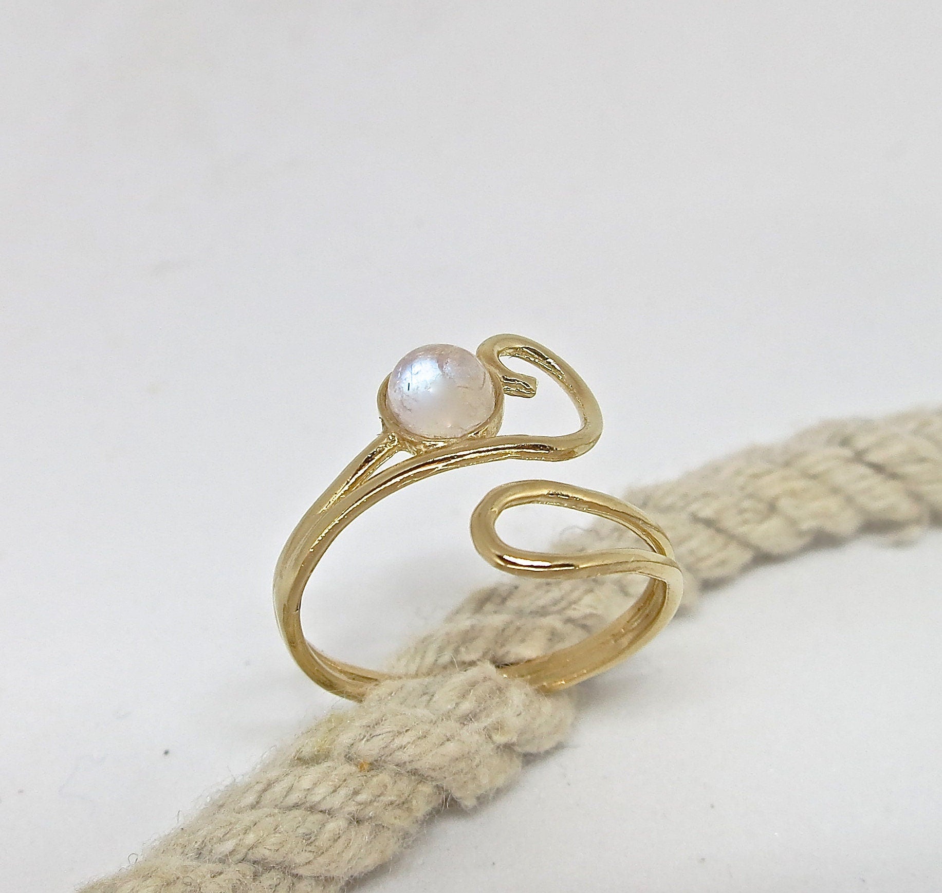 טבעת זהב מונסטון, טבעת זהב מתכווננת פתוחה