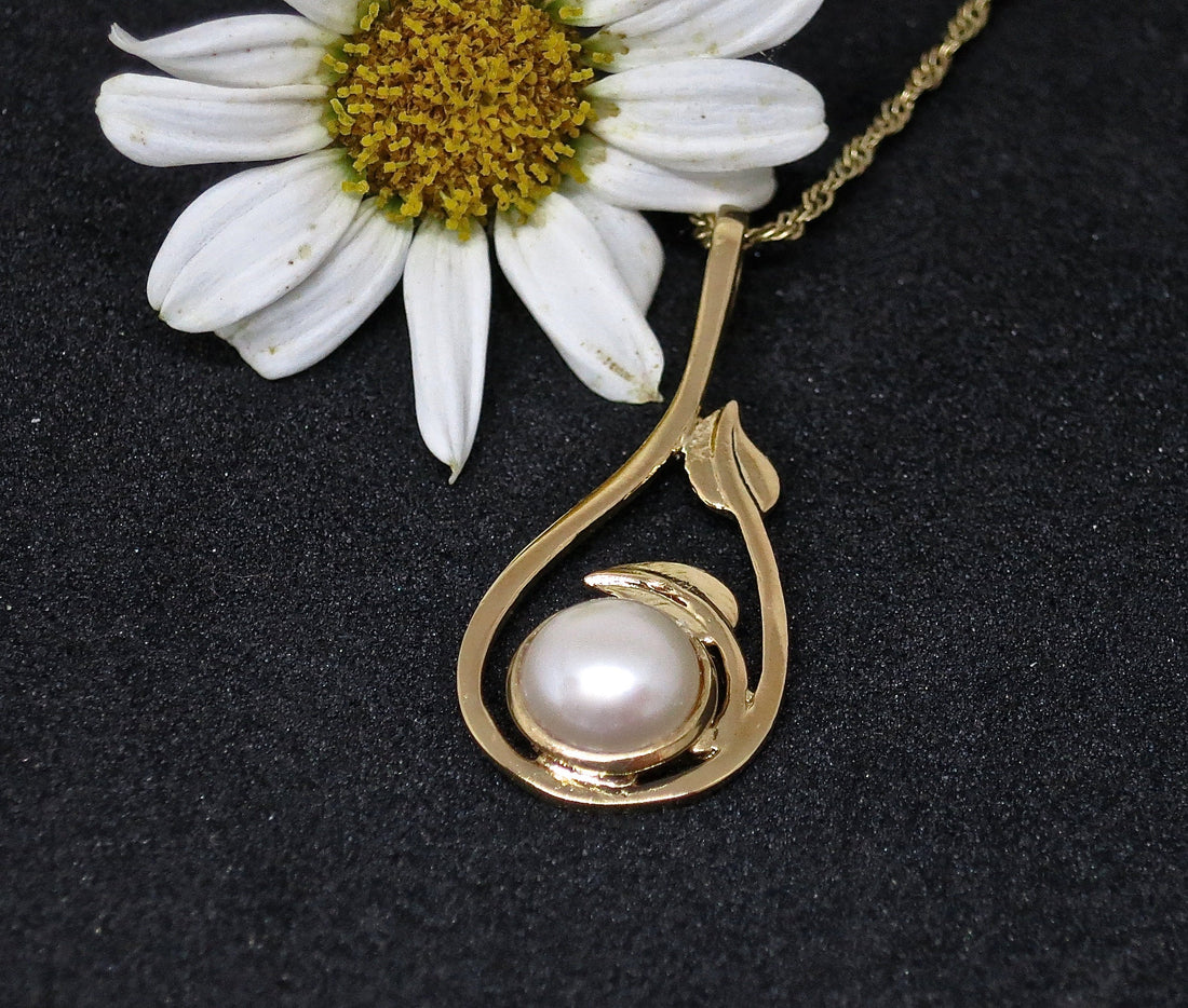 שרשרת תליון עלה בעבודת יד מזהב 14 קראט