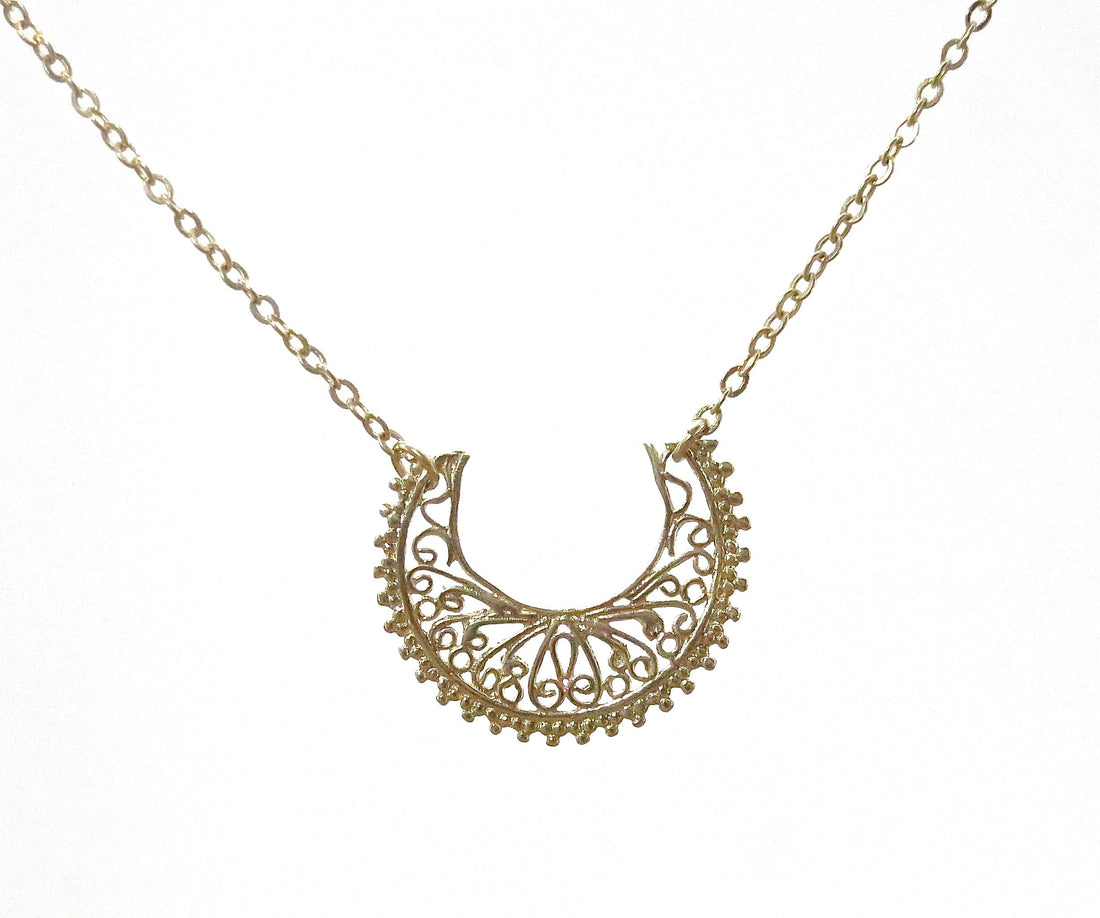 שרשרת סהר פיליגרן: תכשיטים בוהמיים מצופים זהב 14 קראט