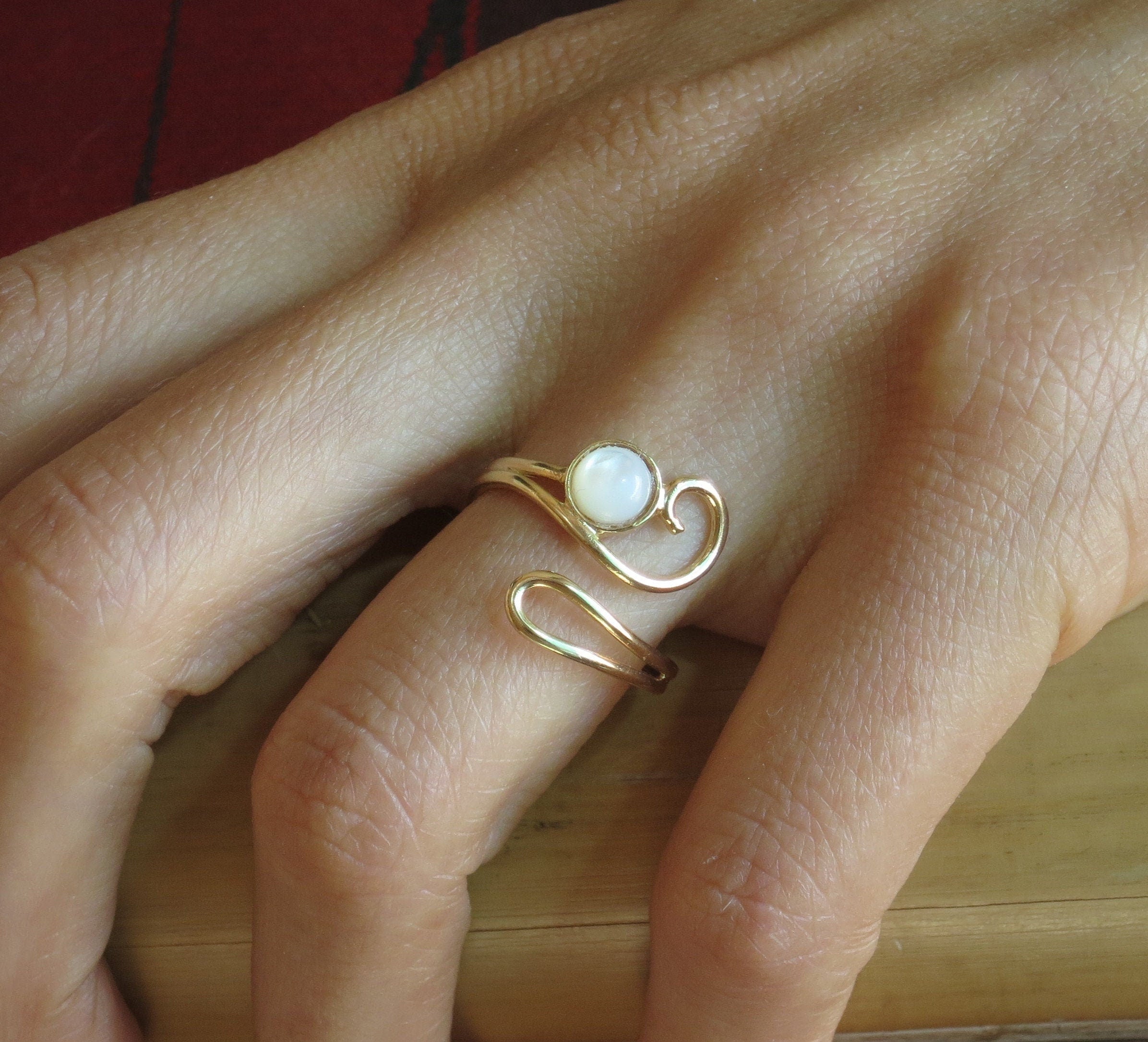 טבעת זהב 14 קראט משובצת גארנט מתכווננת, טבעת בוהו ייחודית פתוחה