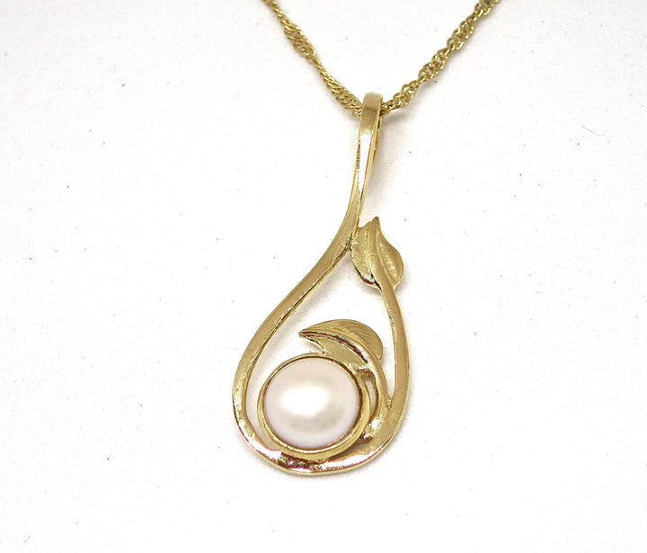 שרשרת תליון עלה בעבודת יד מזהב 14 קראט