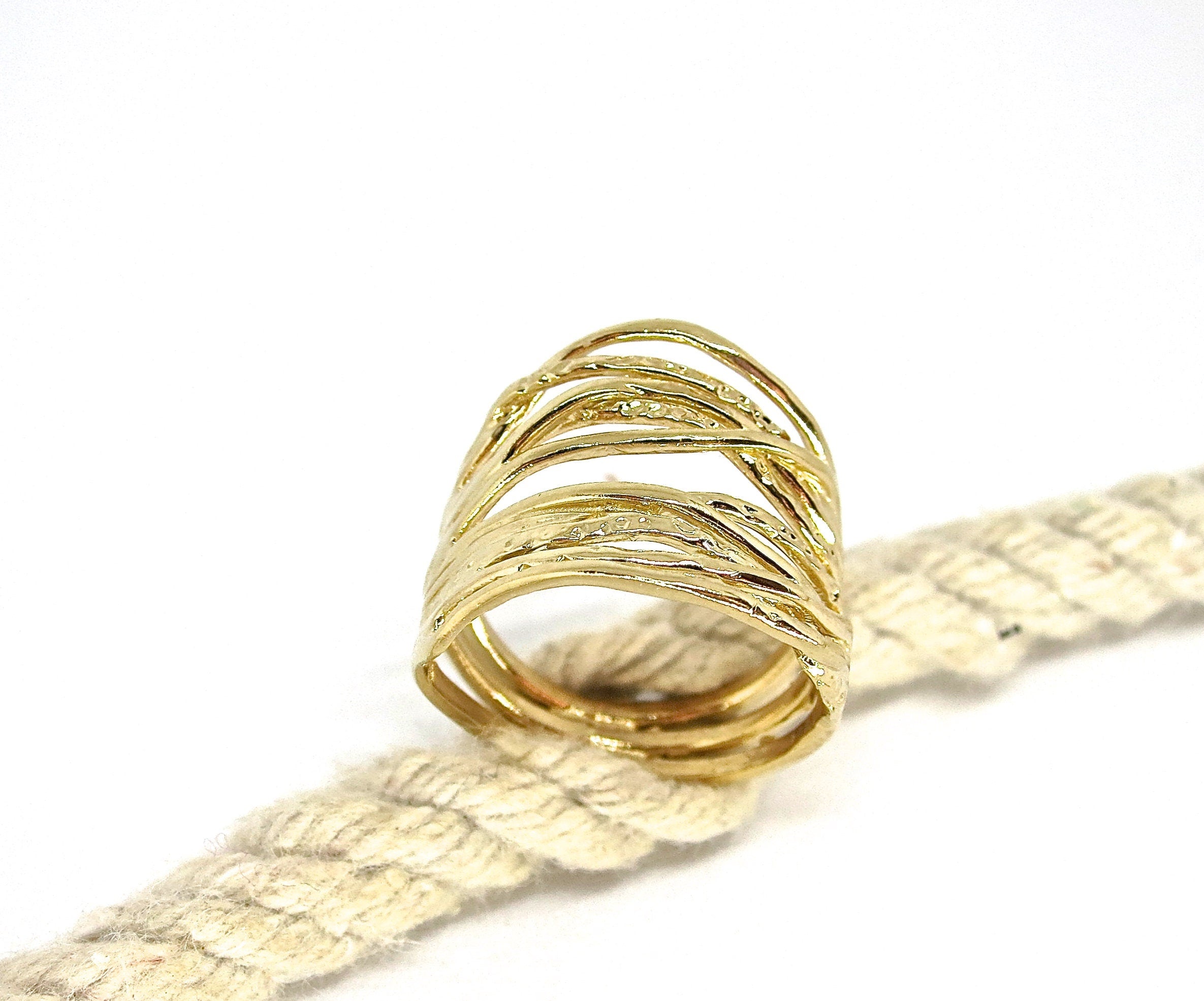 טבעת זהב, טבעת רב-טבעית, טבעת רחבה ועבה