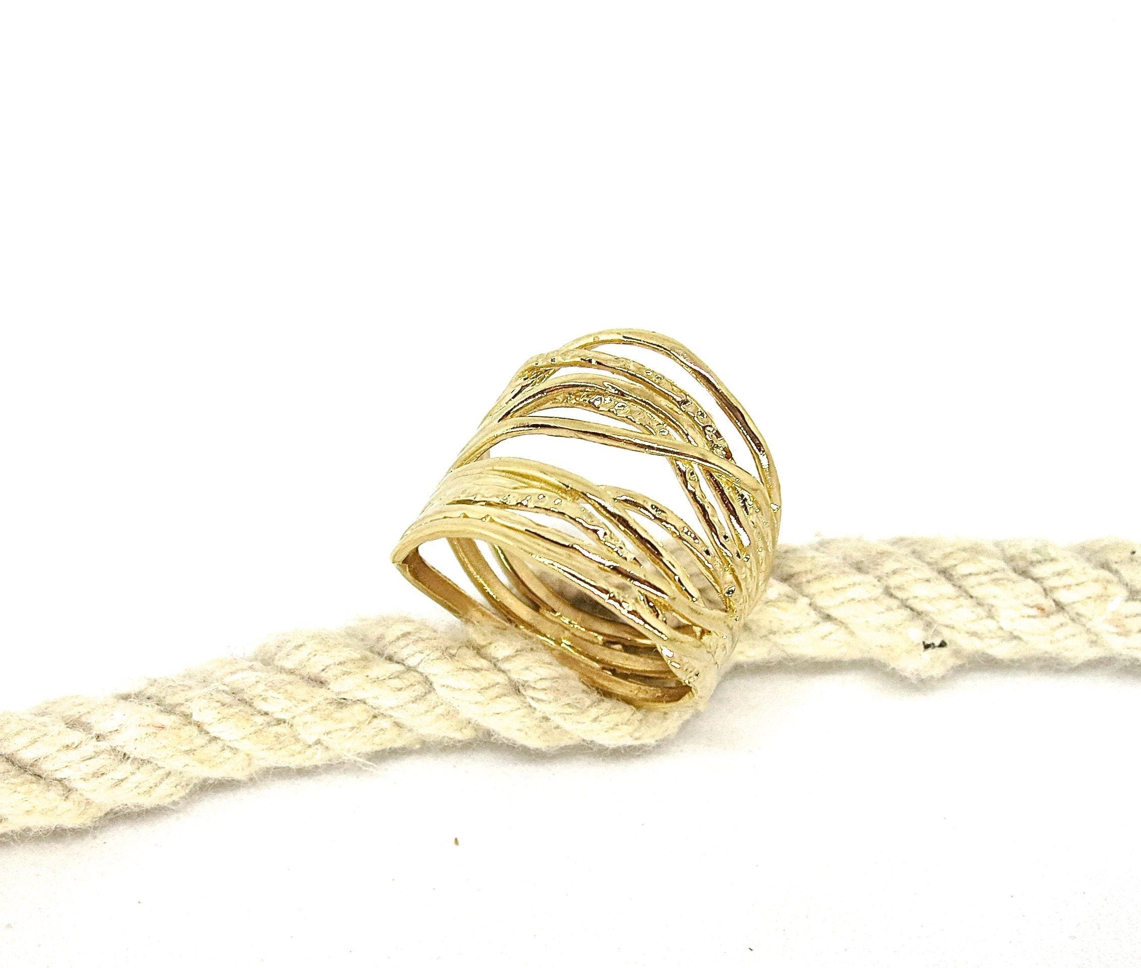 טבעת זהב, טבעת רב-טבעית, טבעת רחבה ועבה