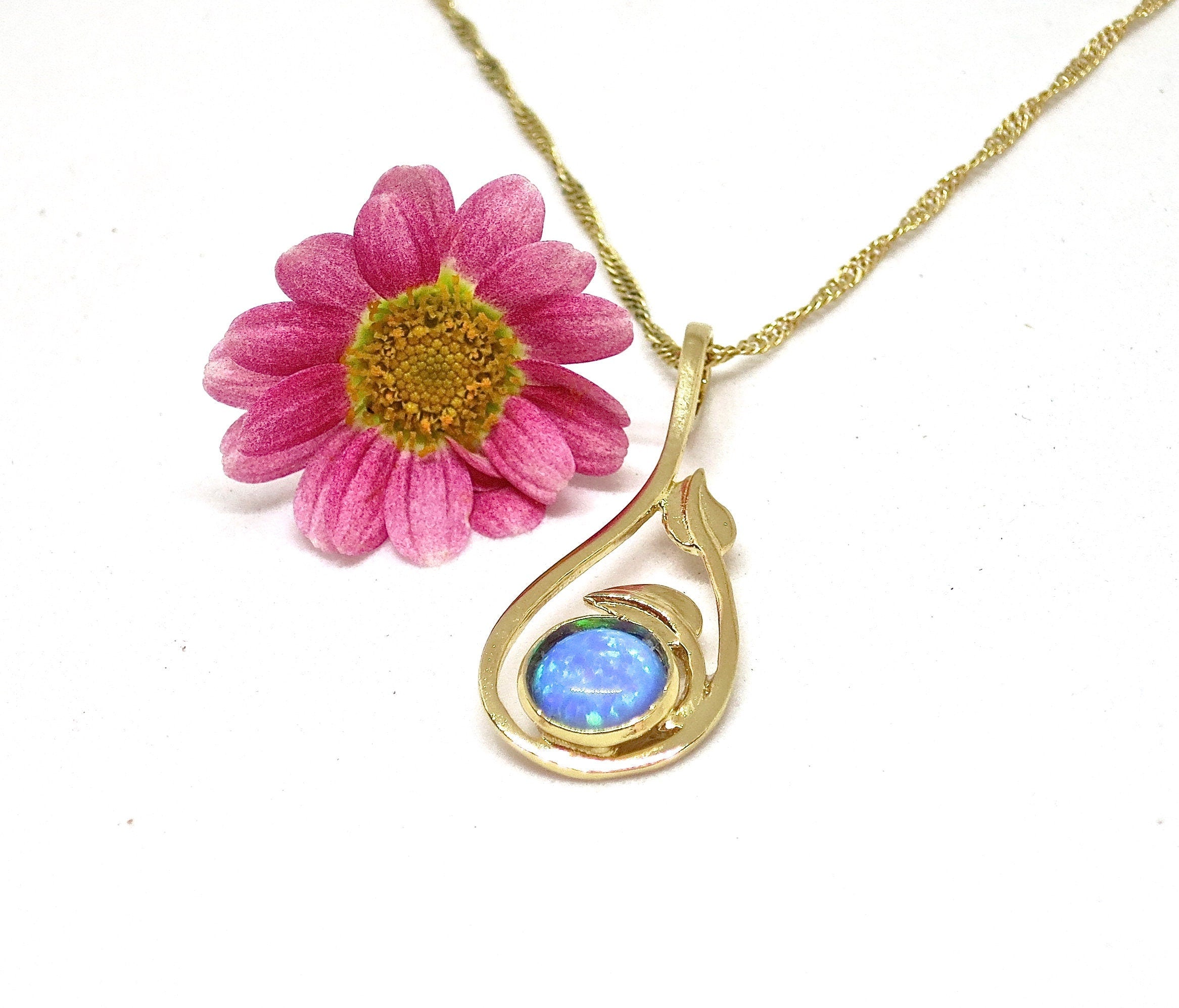 שרשרת אופל כחול מזהב 14 קראט: תליון אופל עם עלים