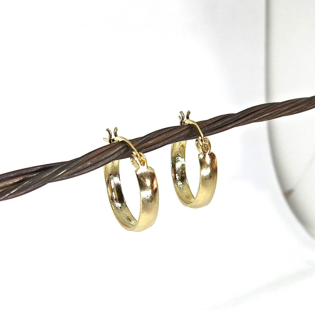 עגילי חישוק זהב מלא 14 קראט בינוניים פשוטים לנשים, עגילי חישוק זהב רחבים עם כיפה