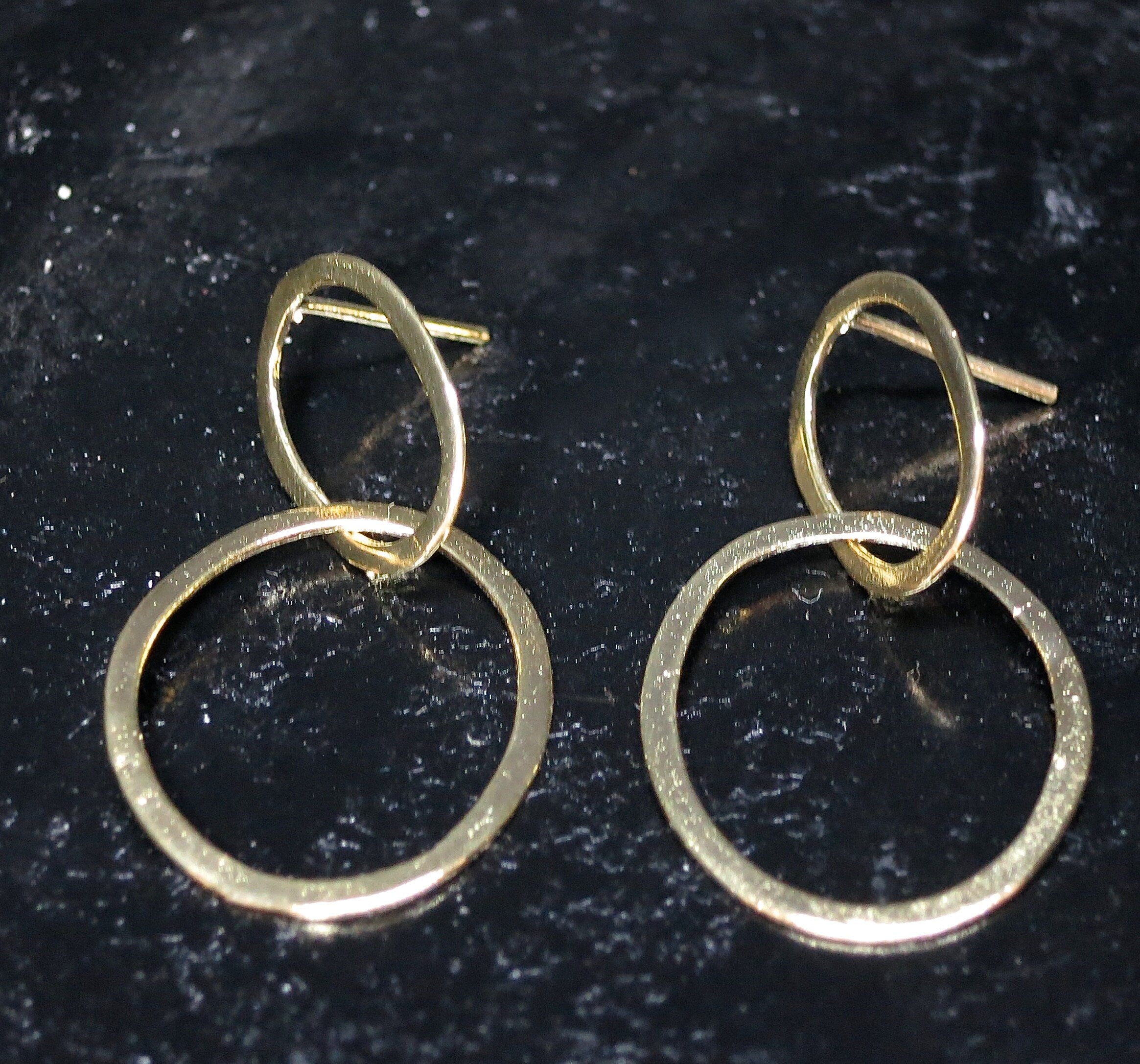 עגילי חישוק זהב מלא 14 קראט: עגילי חישוק מודרניים