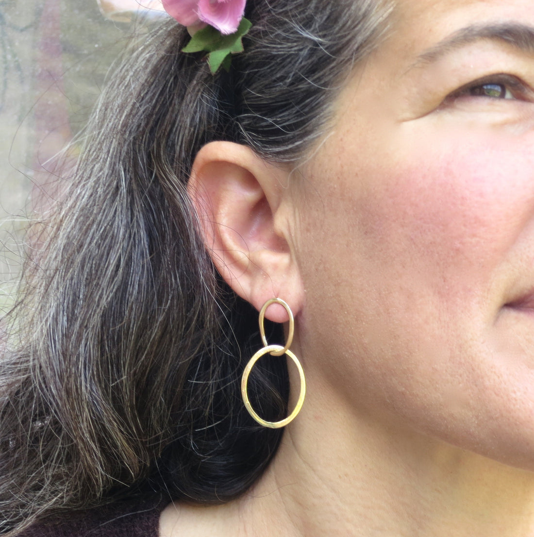 עגילי זהב 14 קראט משובצים בצבע לינק