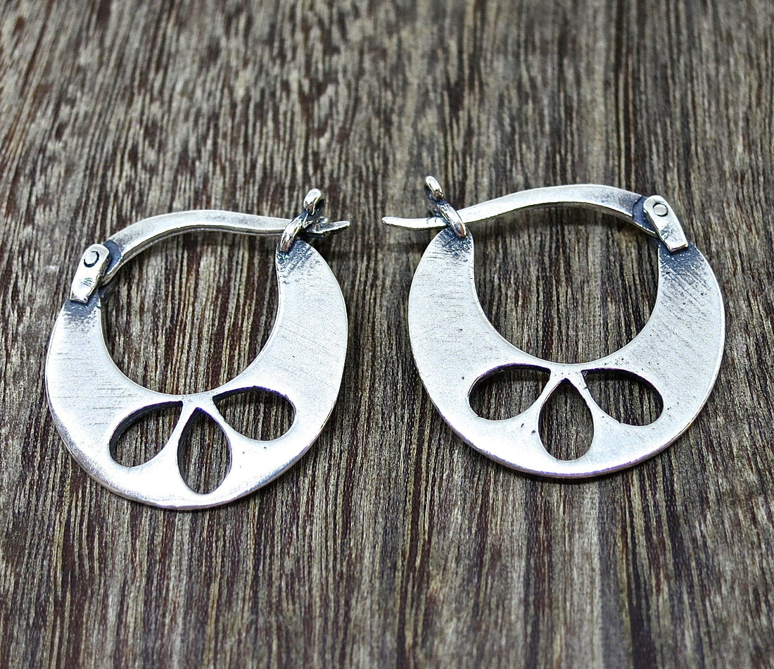 עגילי חישוק פרחוניים מכסף סטרלינג, עגילי חישוק מכסף 925 משובצים בצבע לוטוס