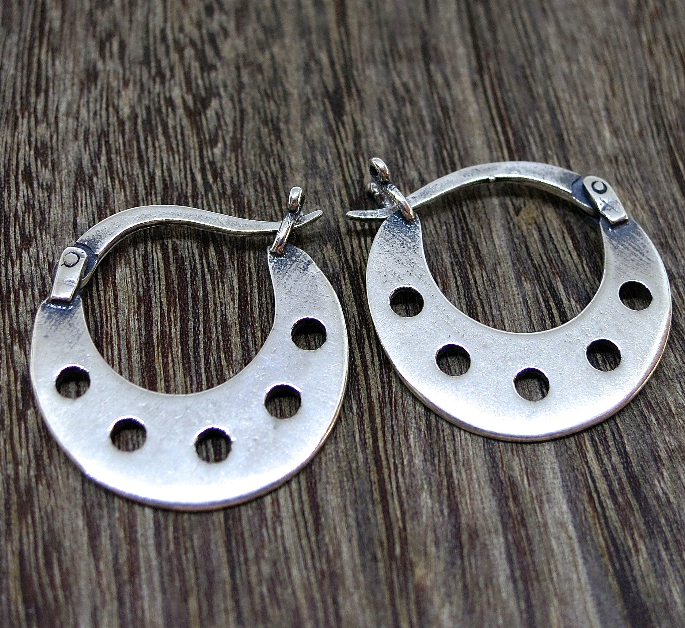 עגילי חישוק כסף 925 בעבודת יד