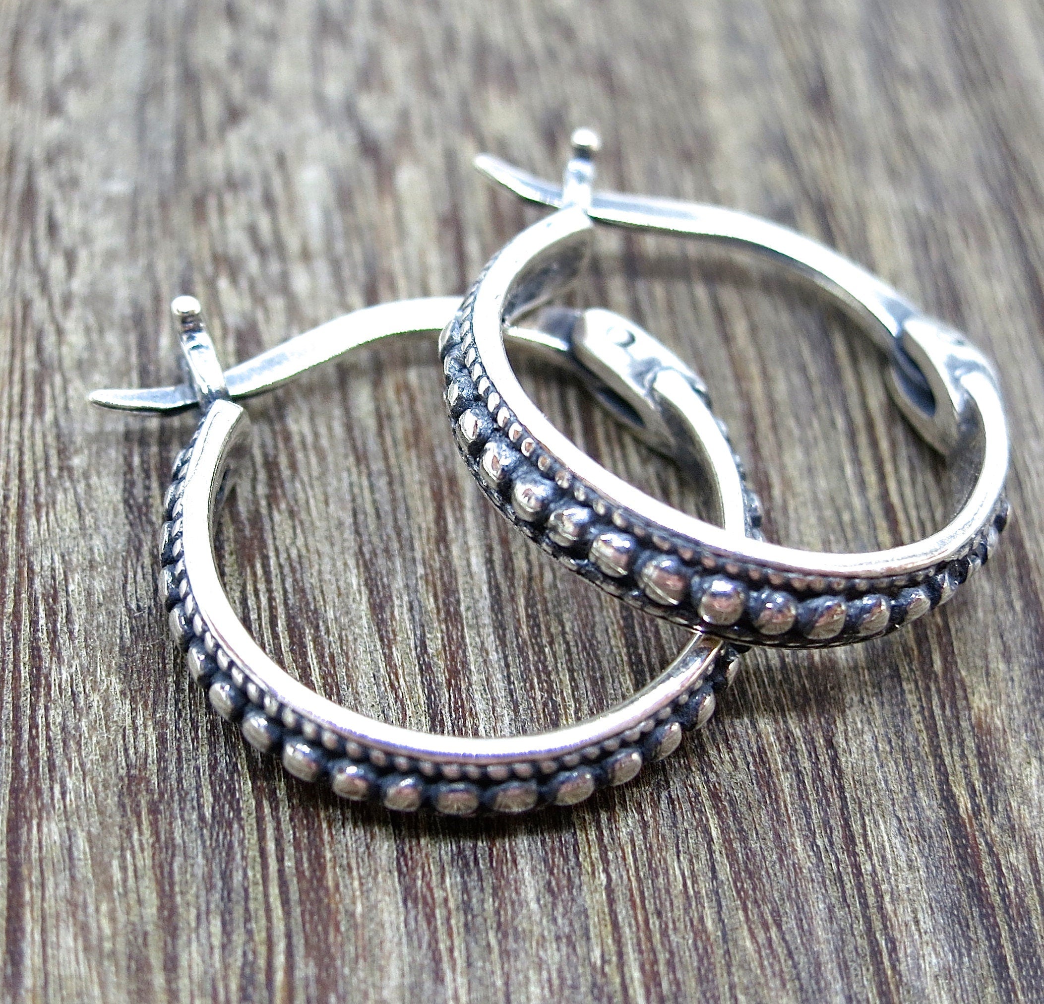 עגילי חישוק בעבודת יד, עגילי חישוק קטנים מכסף סטרלינג 925