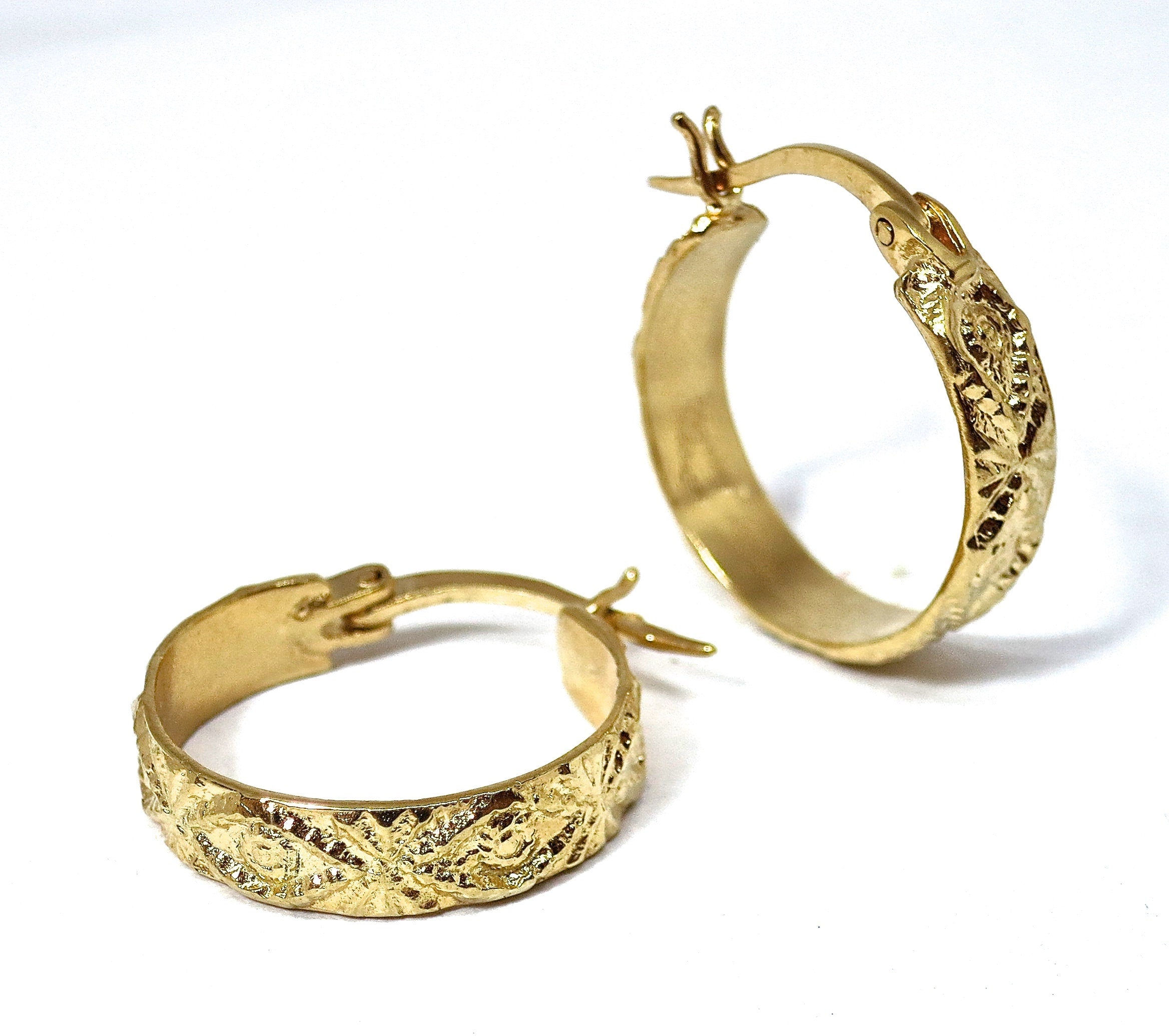 עגילי חישוק זהב 14 קראט בעבודת יד עם טקסטורה, תכשיטים בסגנון ויקטוריאני וינטג', עגילי זהב מלא קלאסיים לנשים
