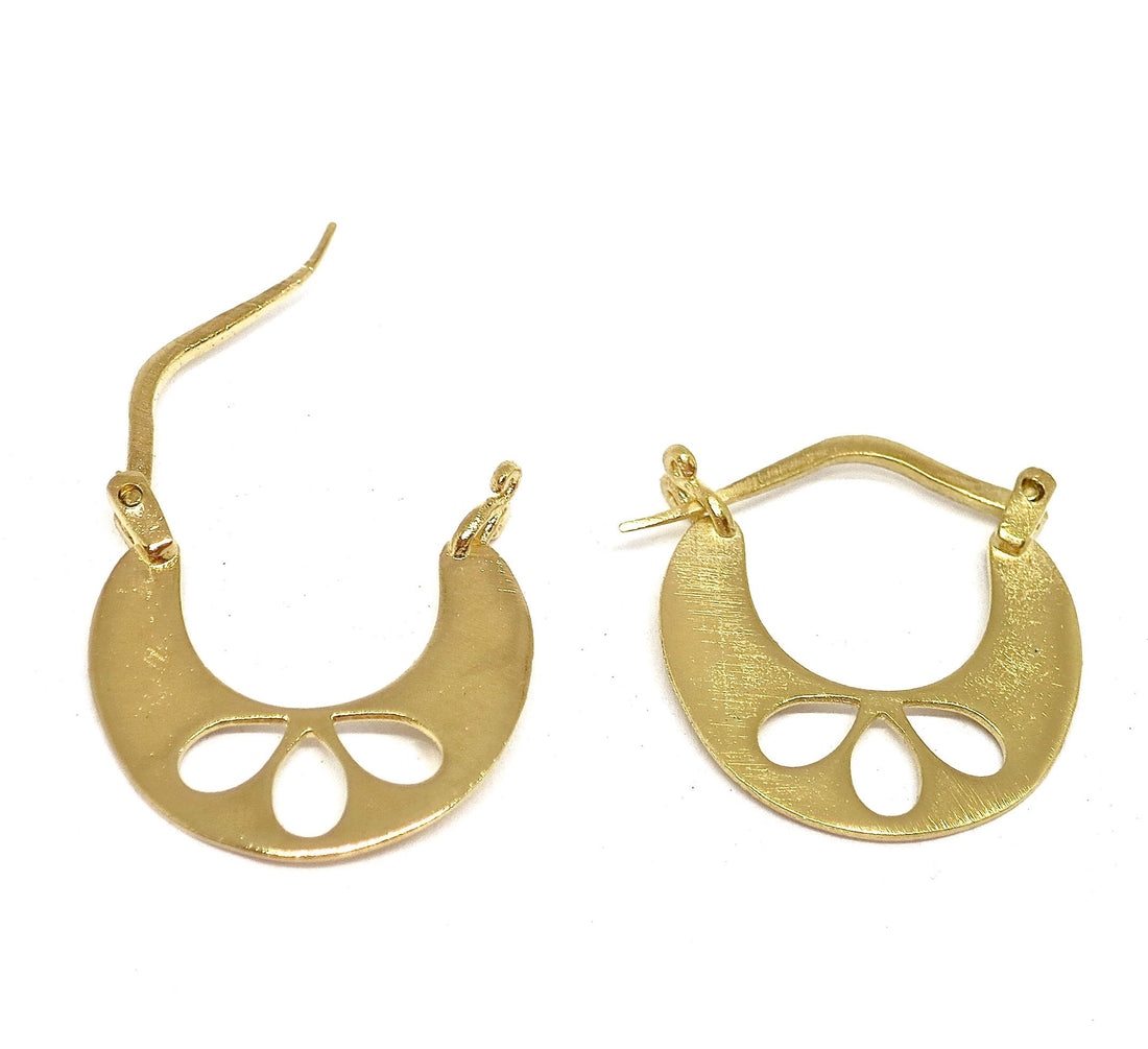 עגילי חישוק מזהב לוטוס