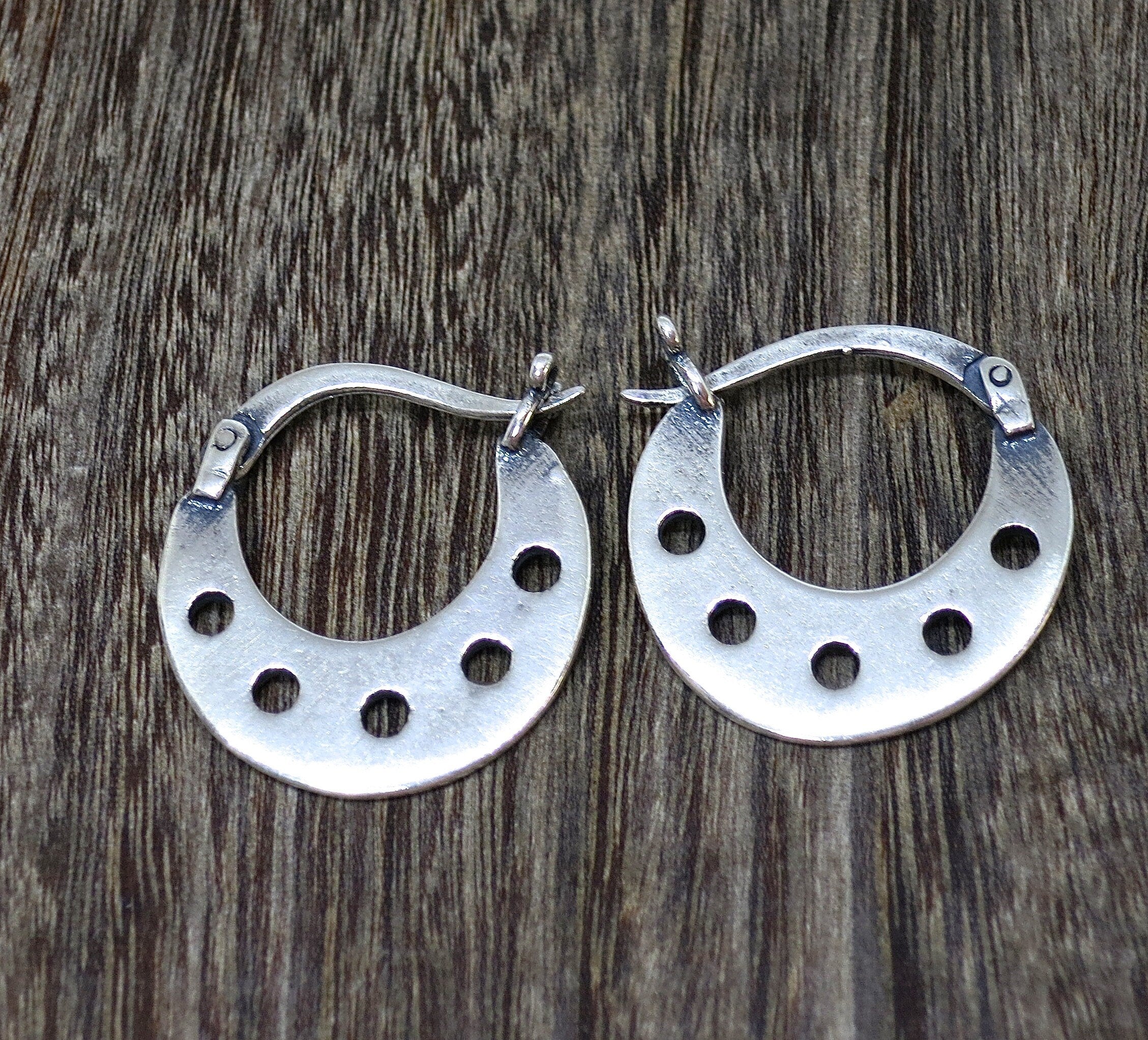 עגילי חישוק כסף 925 בעבודת יד