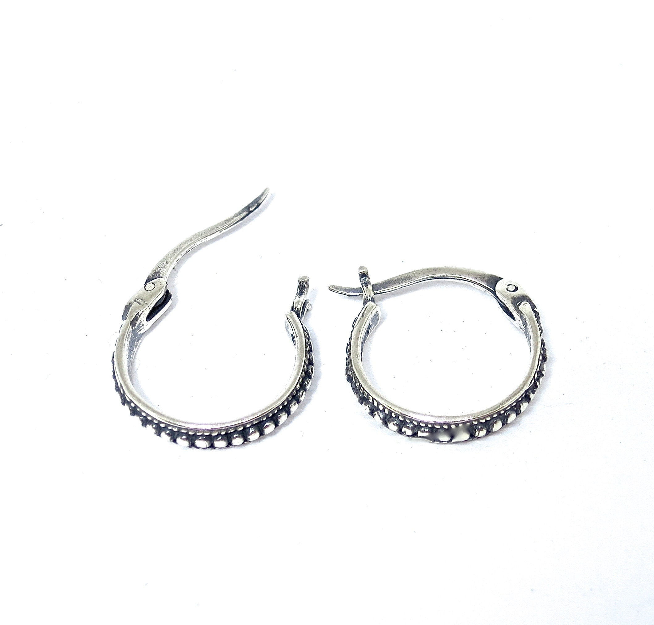 עגילי חישוק בעבודת יד, עגילי חישוק קטנים מכסף סטרלינג 925