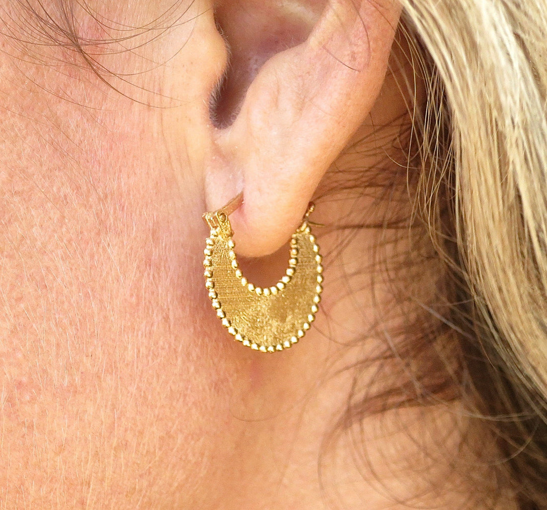 עגילי חישוק זהב סהר: תכשיטי אומן מצופים זהב 14 קראט