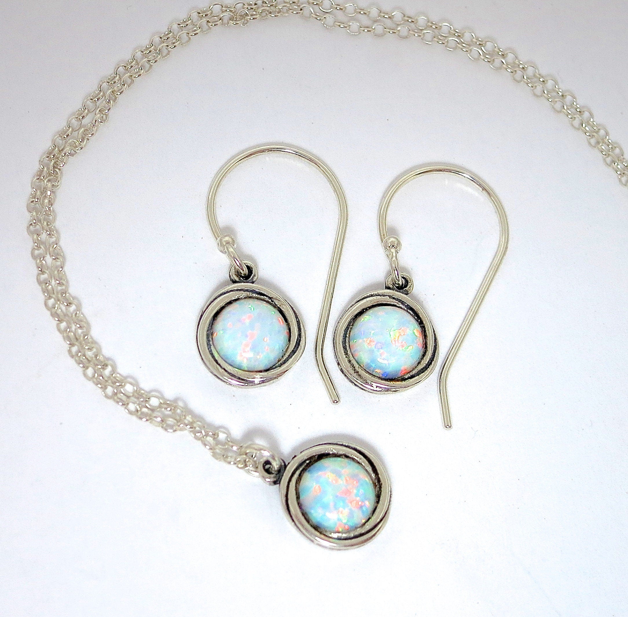 עגילי ושרשרת כסף סטרלינג 925 משובצים באופל לבן, סט תכשיטי אופל