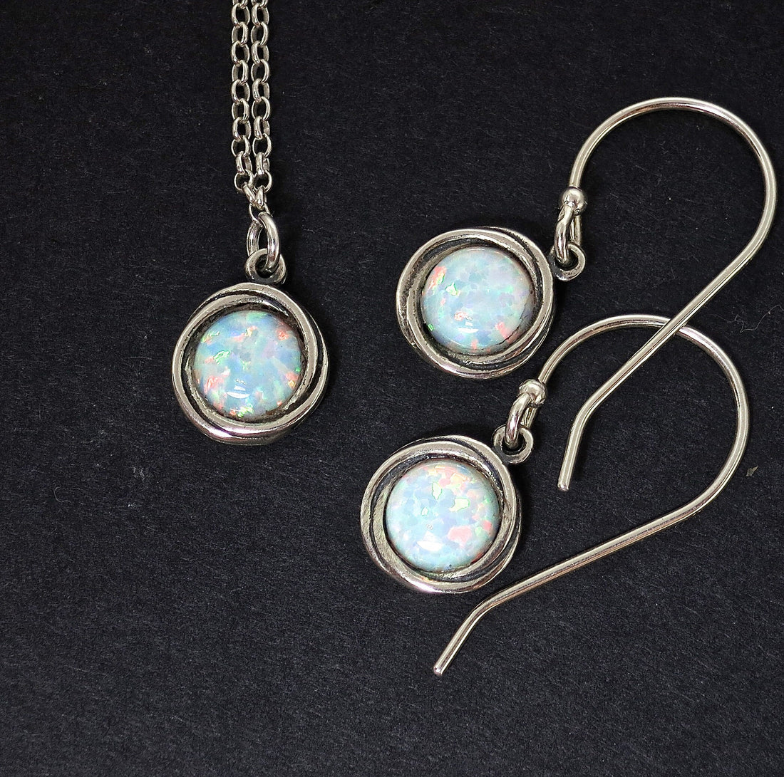 עגילי ושרשרת כסף סטרלינג 925 משובצים באופל לבן, סט תכשיטי אופל