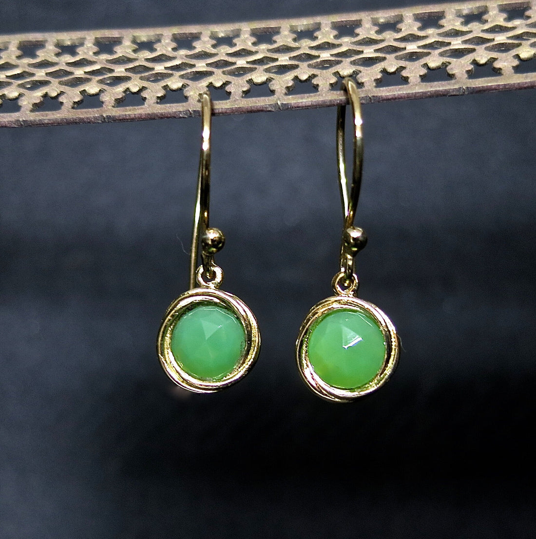 עגילי זהב 14 קראט משובצים בירקן, עגילי זהב 14 קראט משובצים בירקן ירוק