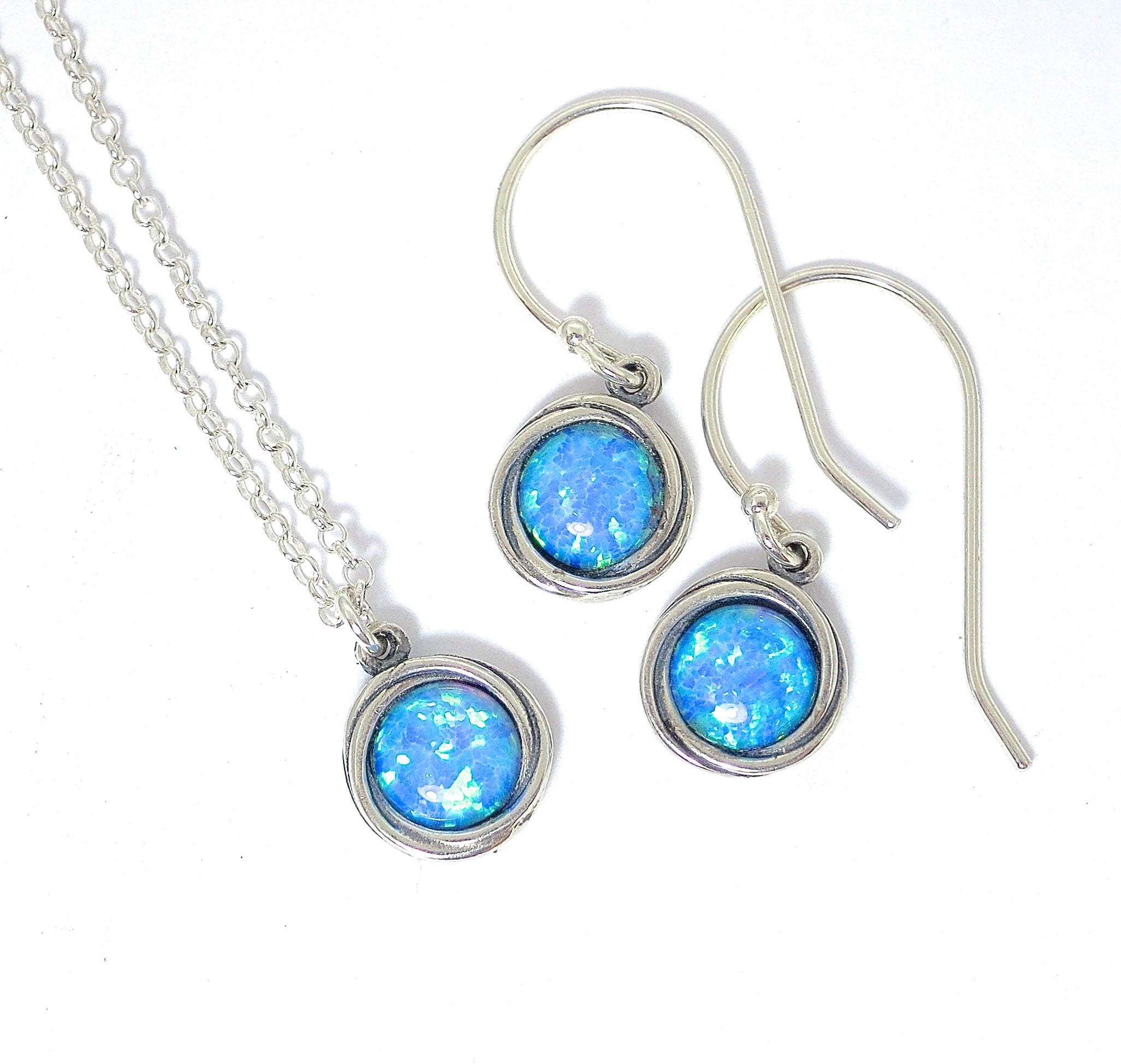 סט תכשיטי כסף סטרלינג אופל כחול, עגילים ושרשרת תלויים