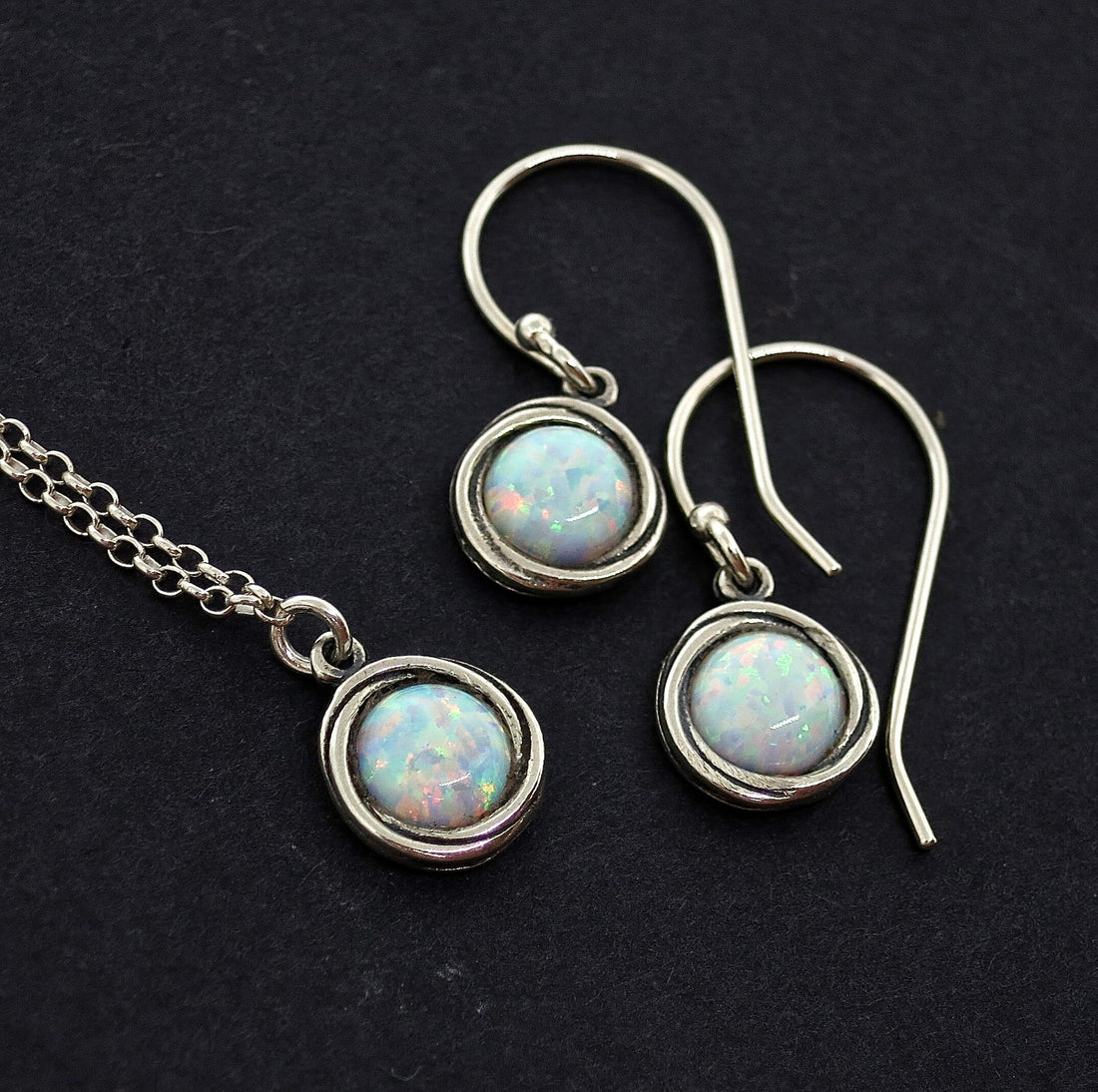 עגילי ושרשרת כסף סטרלינג 925 משובצים באופל לבן, סט תכשיטי אופל