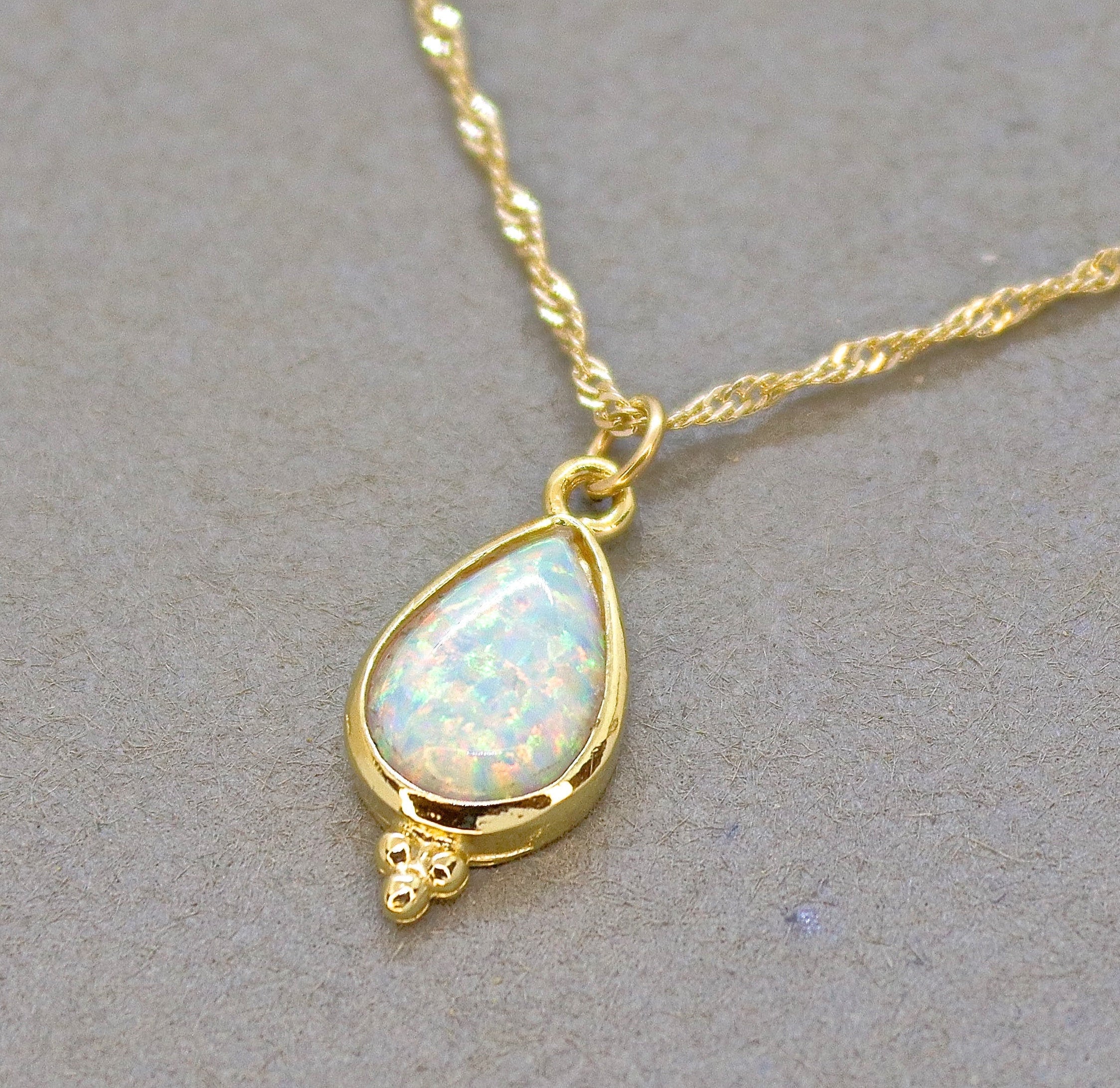 שרשרת טיפת אופל, שרשרת אופל זהב, תליון זהב אלגנטי, שרשרת אופל לבן, שרשרת נשים, תליון יומיומי, תליון טיפת דמעה