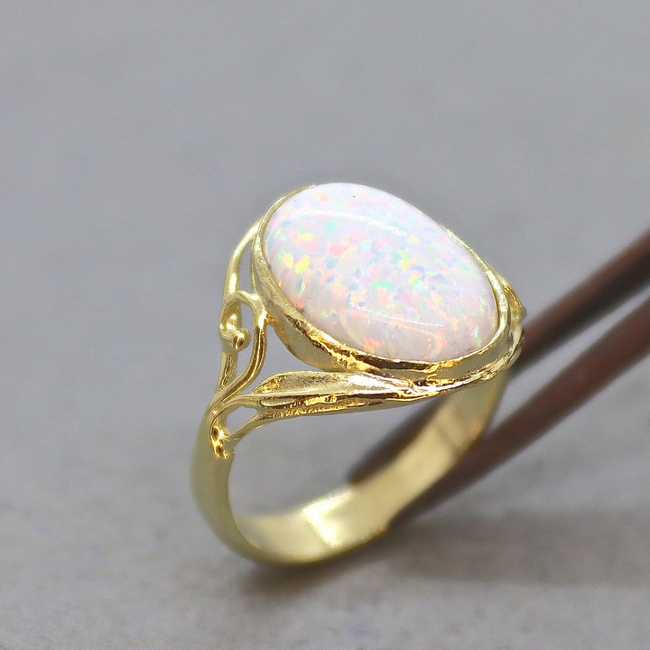 טבעת זהב אופל לנשים, טבעת אופל לבן