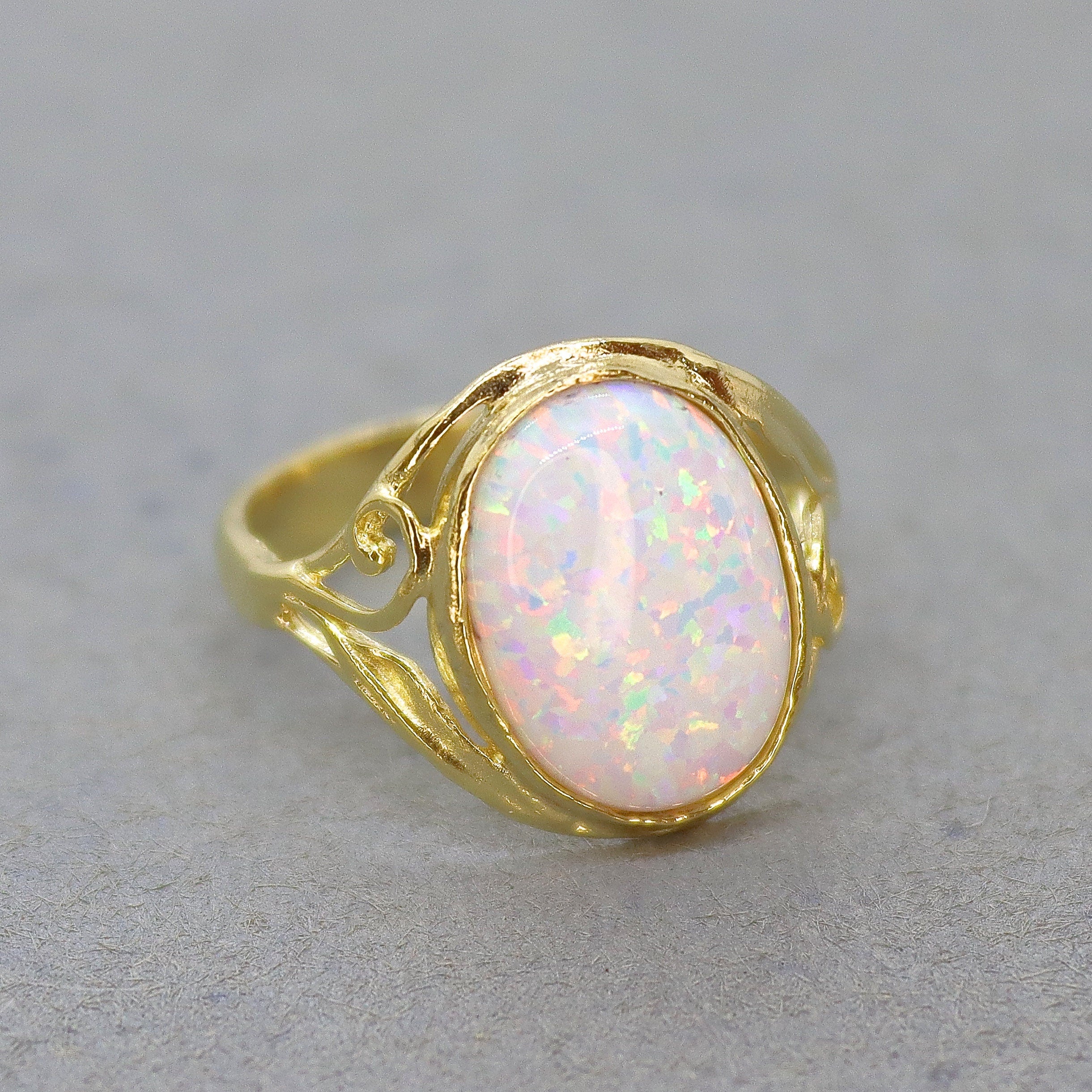 טבעת זהב אופל לנשים, טבעת אופל לבן