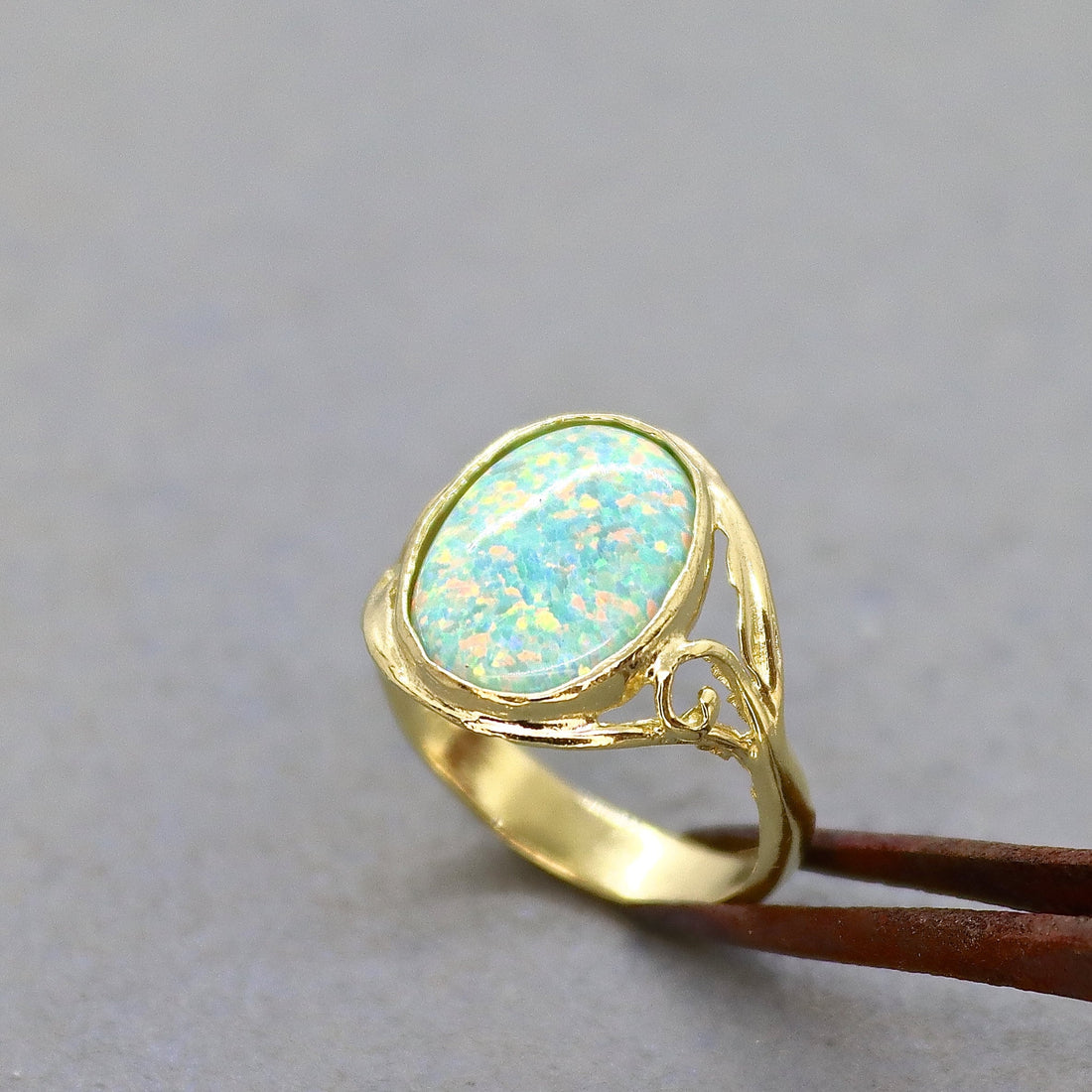 טבעת זהב אופל, טבעת אופל טורקיז בעבודת יד