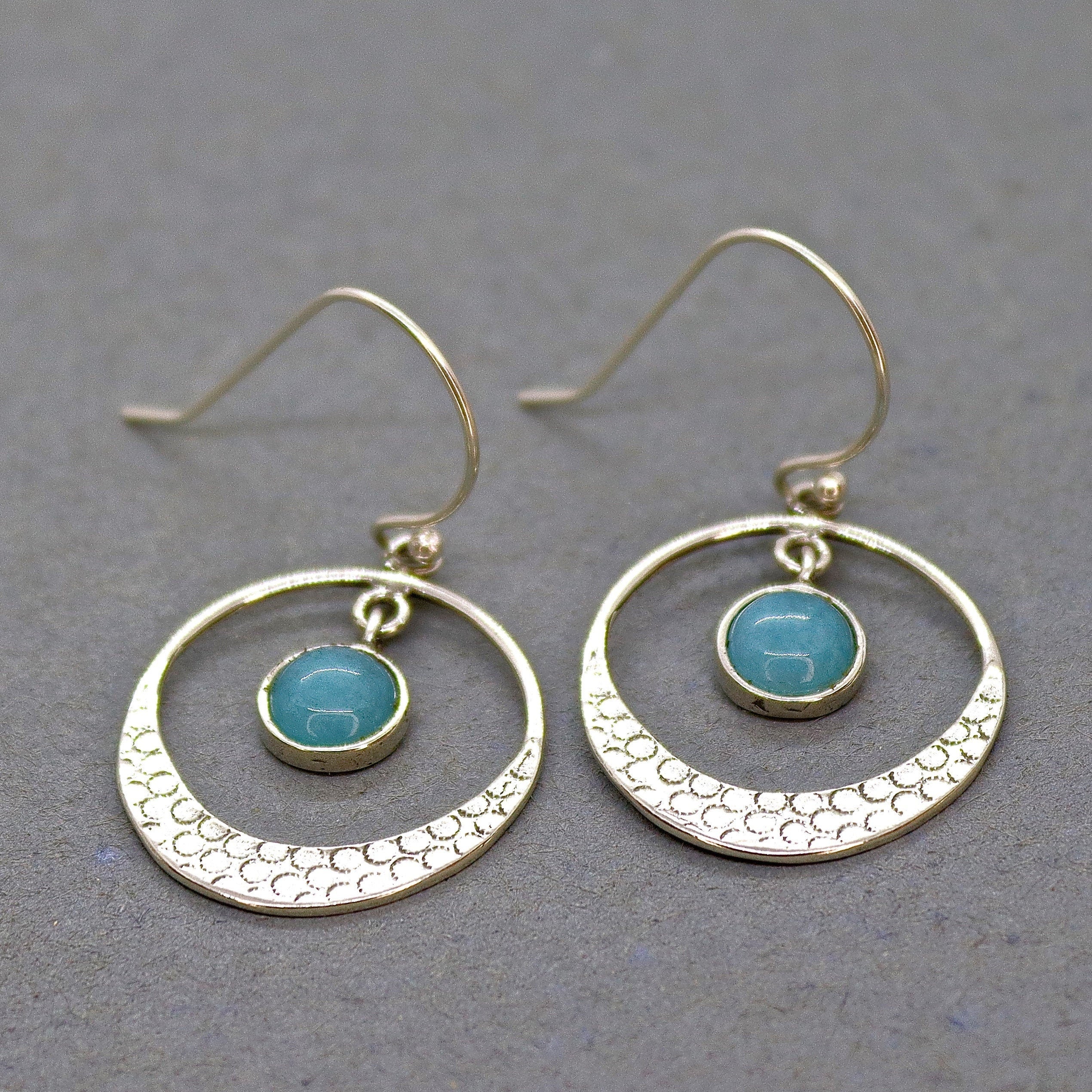 עגילי כסף תלויים אקוומרין חישוקים בעבודת יד משובצים