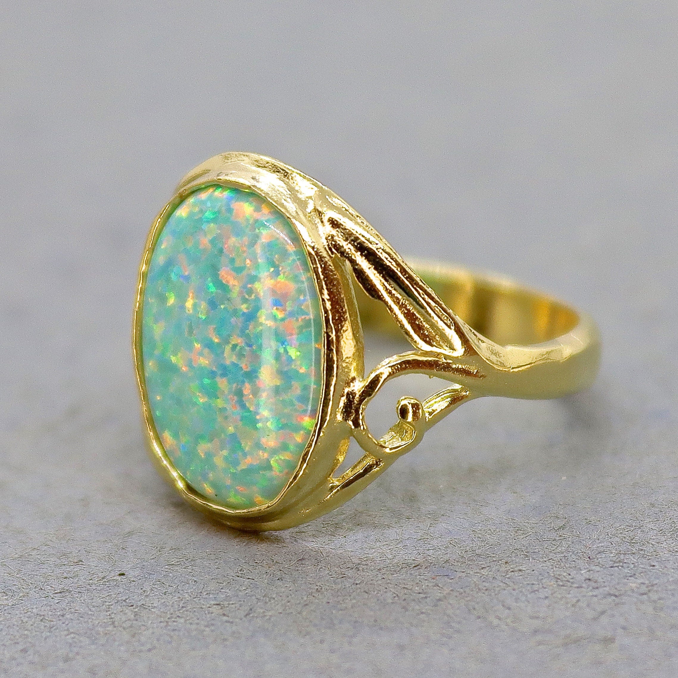 טבעת זהב אופל, טבעת אופל טורקיז בעבודת יד