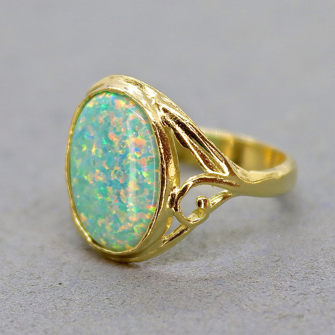 טבעת זהב אופל, טבעת אופל טורקיז בעבודת יד