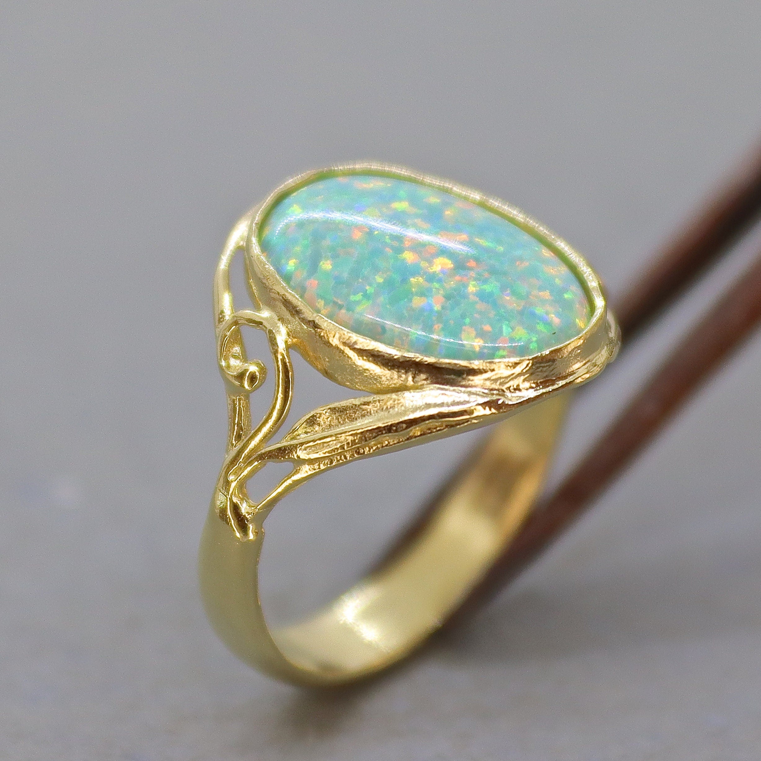 טבעת זהב אופל, טבעת אופל טורקיז בעבודת יד