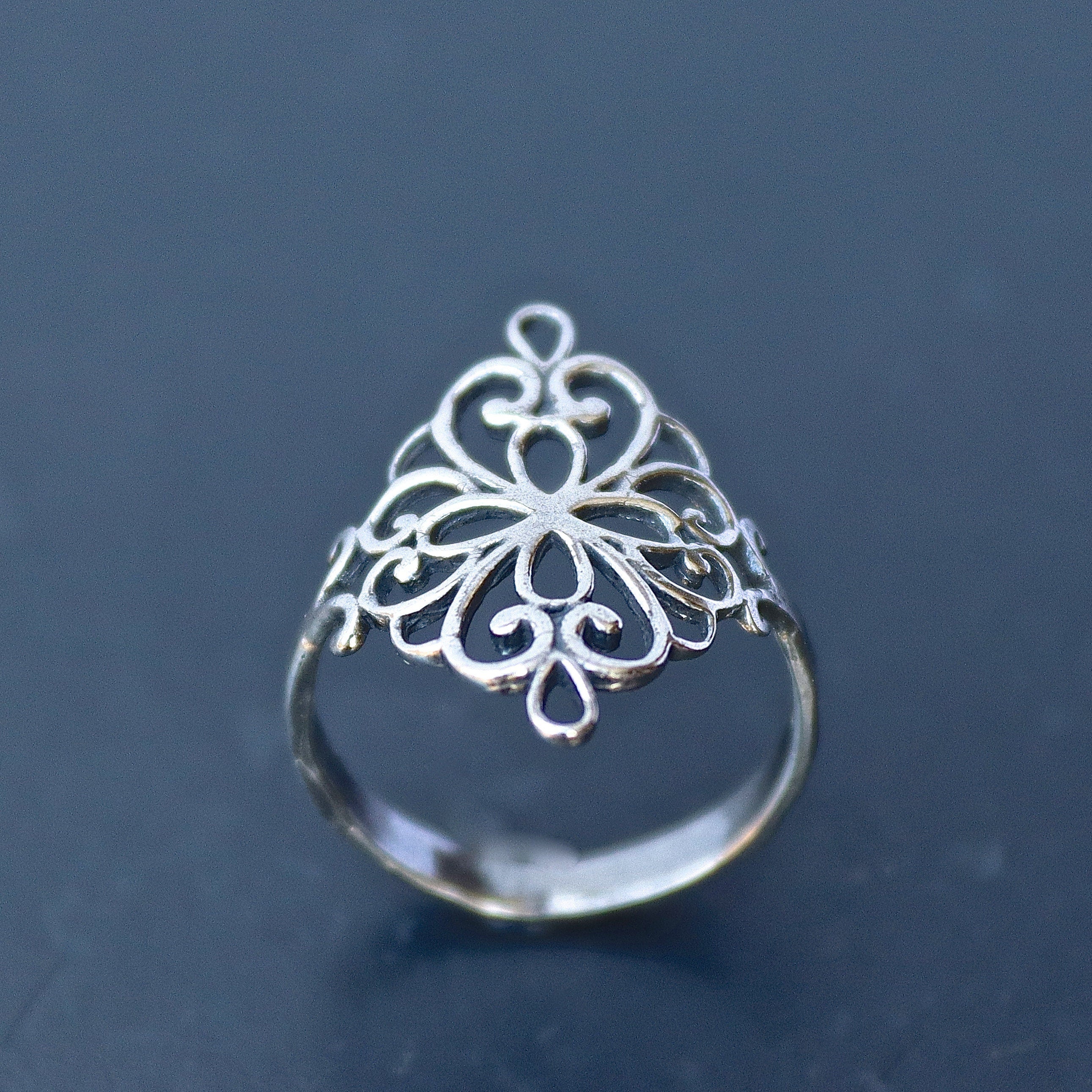 טבעת כסף סטרלינג פיליגרן: תכשיטים ויקטוריאניים בעבודת יד