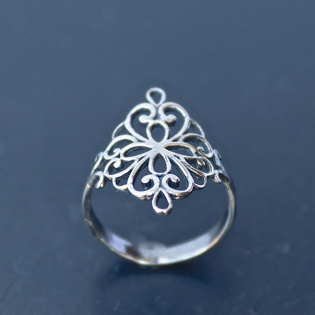 טבעת כסף סטרלינג פיליגרן: תכשיטים ויקטוריאניים בעבודת יד
