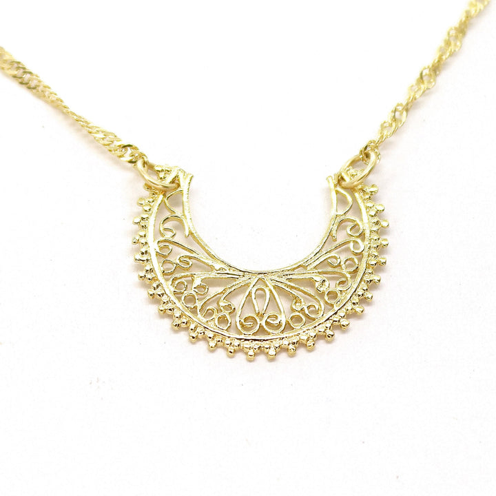 שרשרת סהר פיליגרן: תכשיטים בוהמיים מצופים זהב 14 קראט