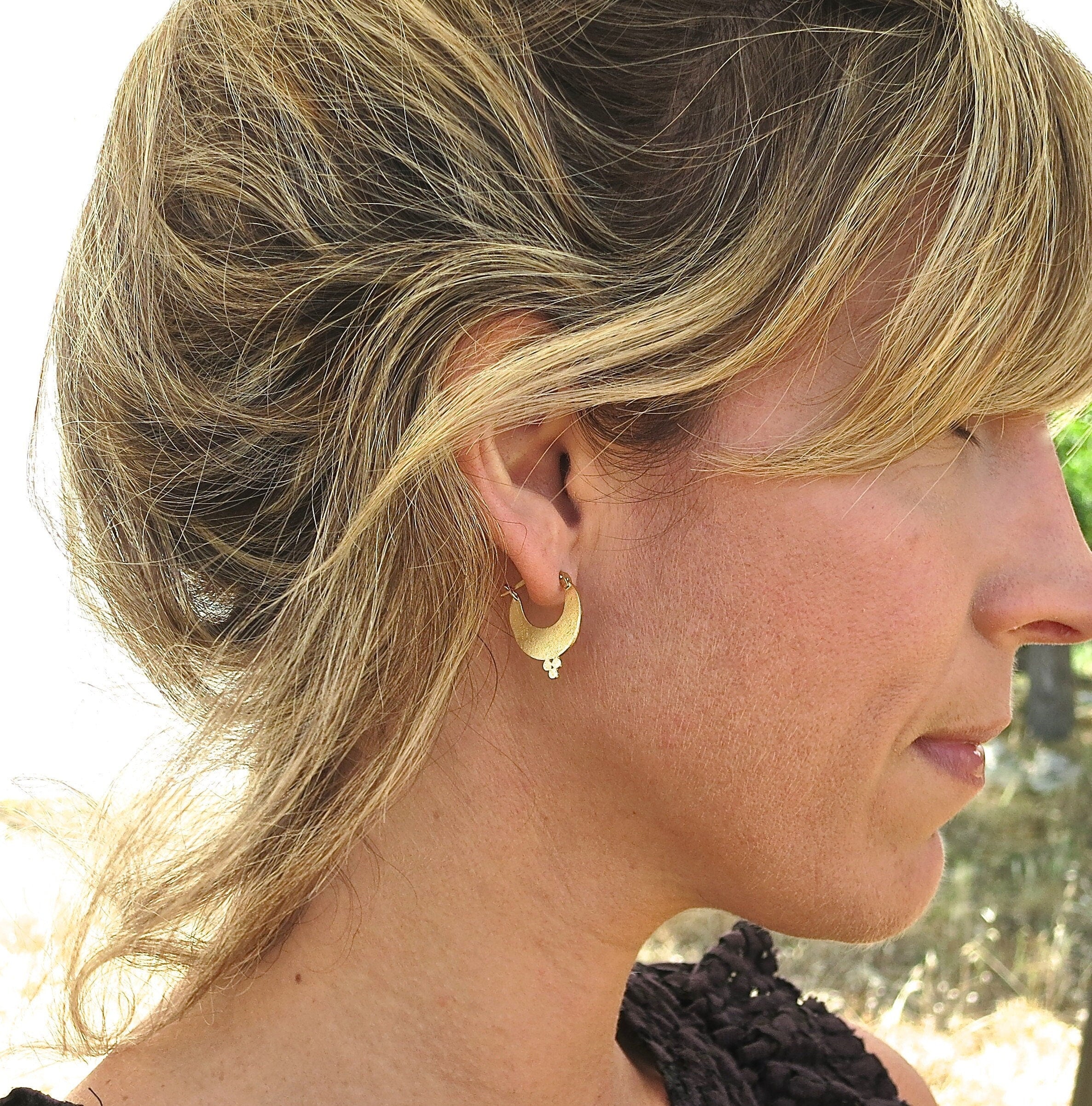 עגילי חישוק זהב מלא 14 קראט בעבודת יד, עגילי חישוק מרשימים