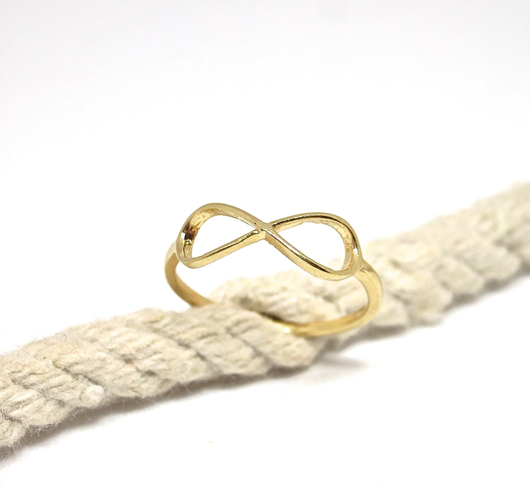 טבעת זהב מלא 14 קראט אינפיניטי