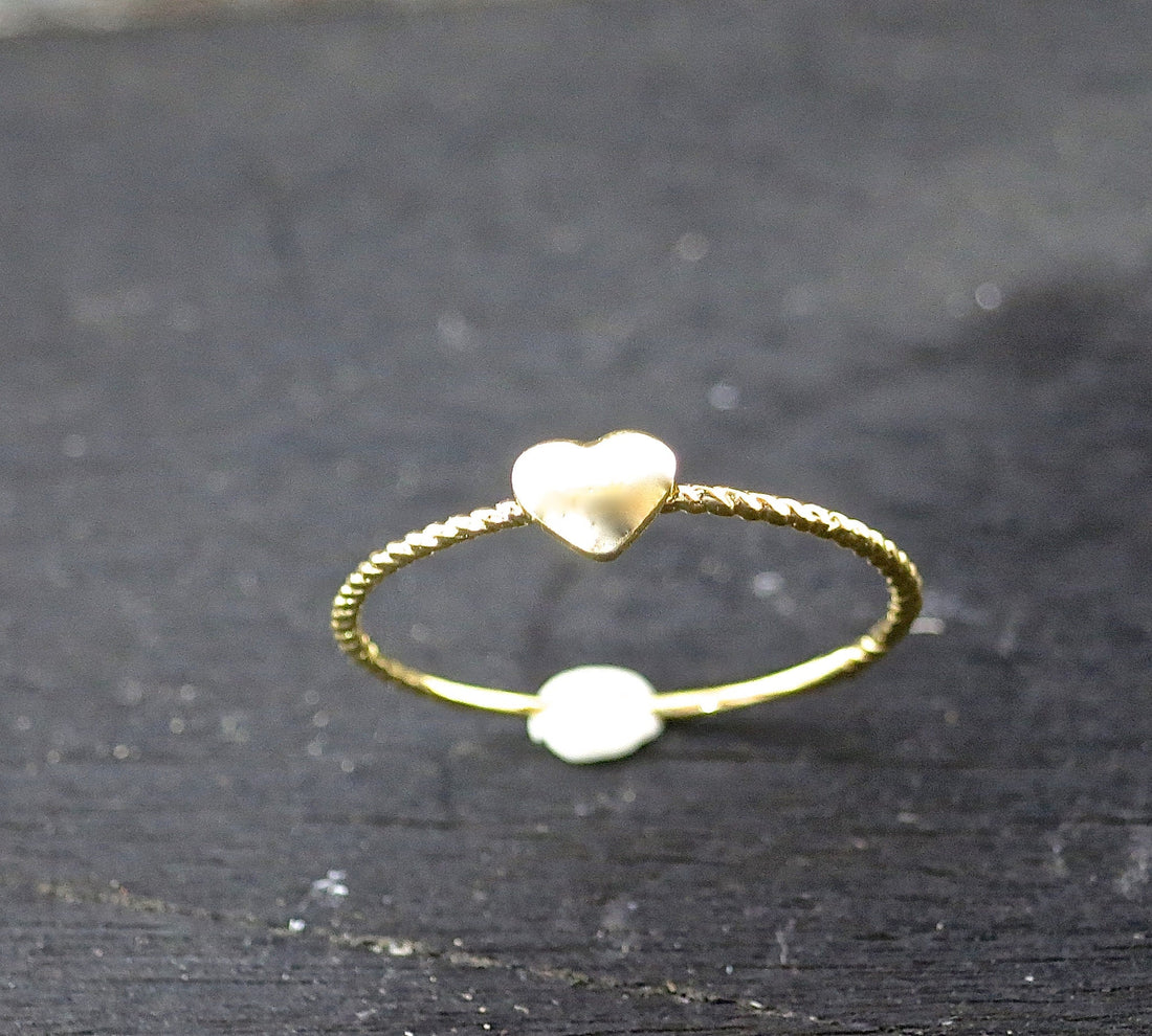 טבעת לב דקה מזהב 14 קראט, טבעת לב מינימליסטית, מתנה לה