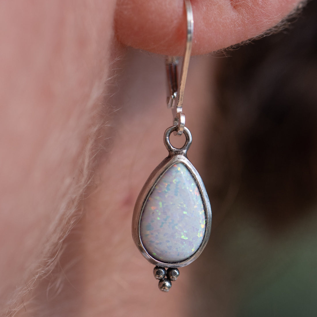 עגיל אופל כסף סטרלינג 925 בצורת טיפה לאישה